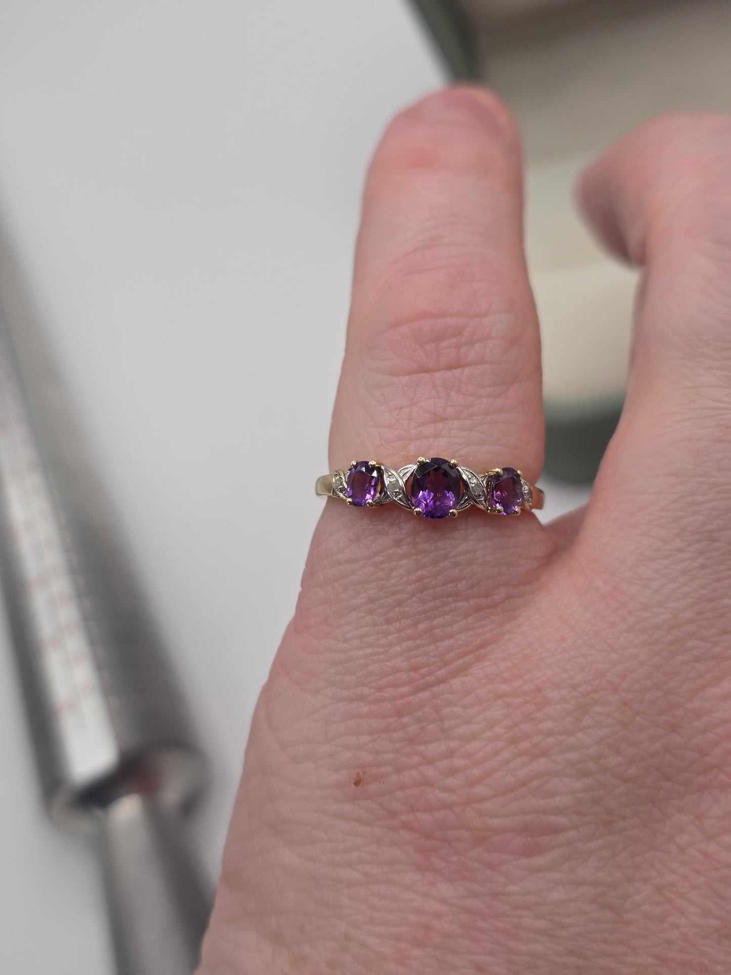 9ct gold amethyst and diamond ring