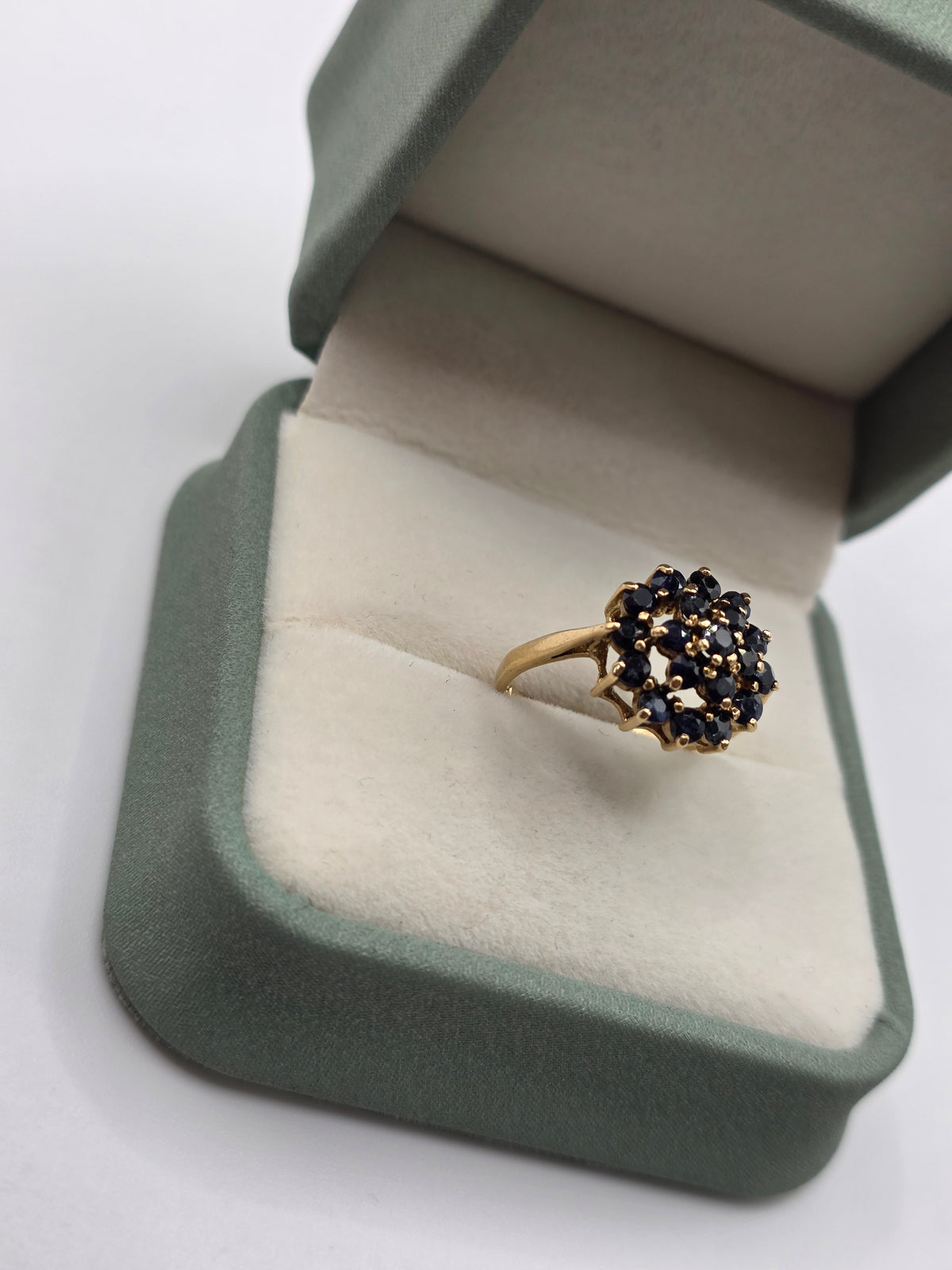 9ct gold sapphire cluster ring