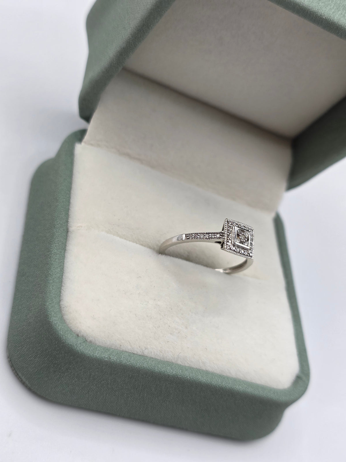 9ct white gold diamond ring