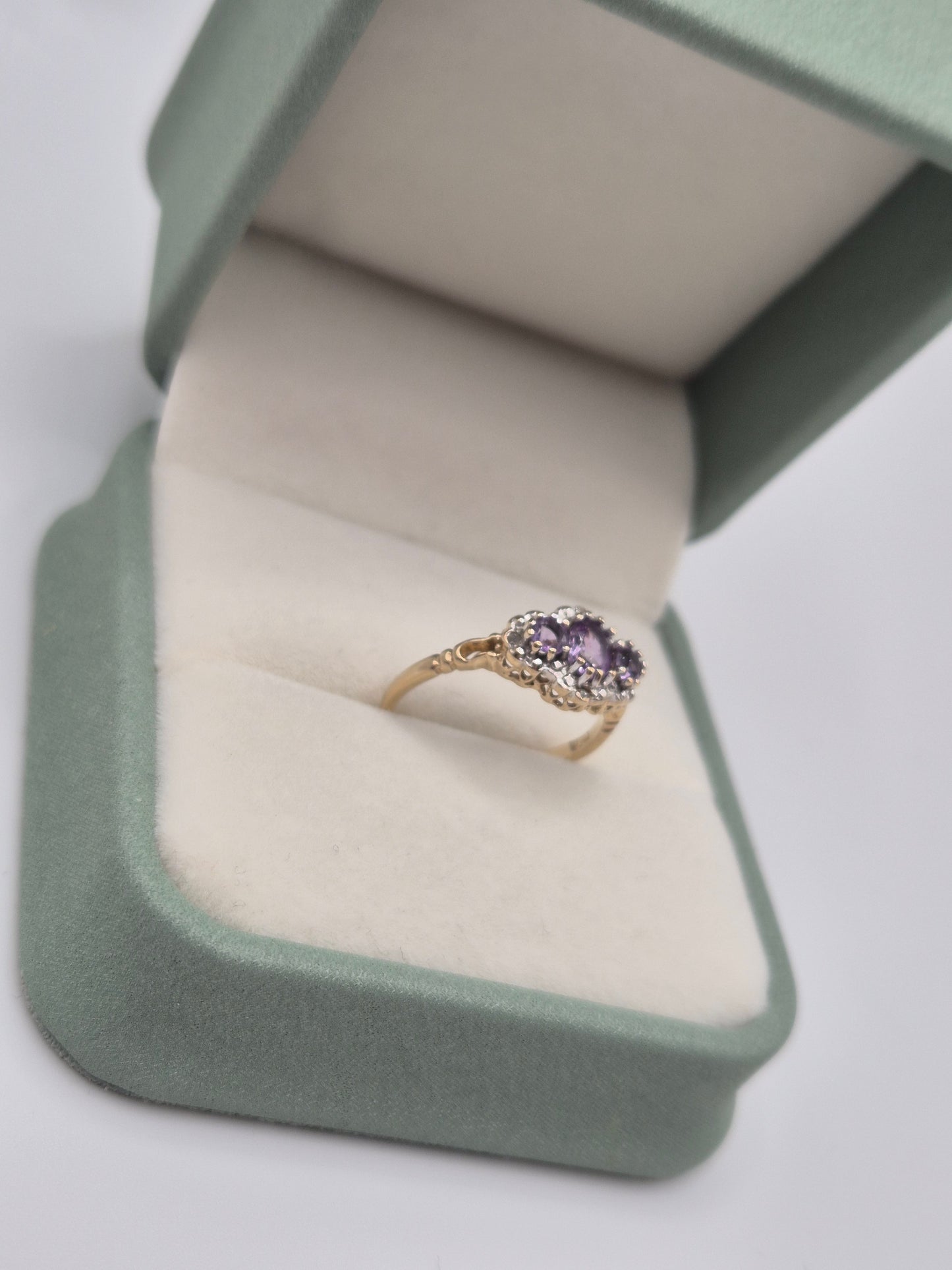 9ct gold amethyst and diamond ring