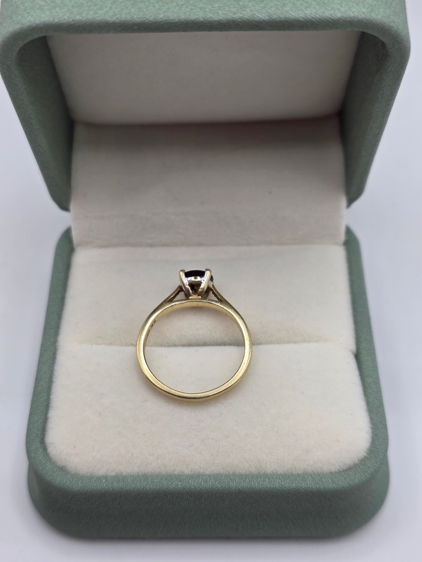 9ct gold amethyst ring