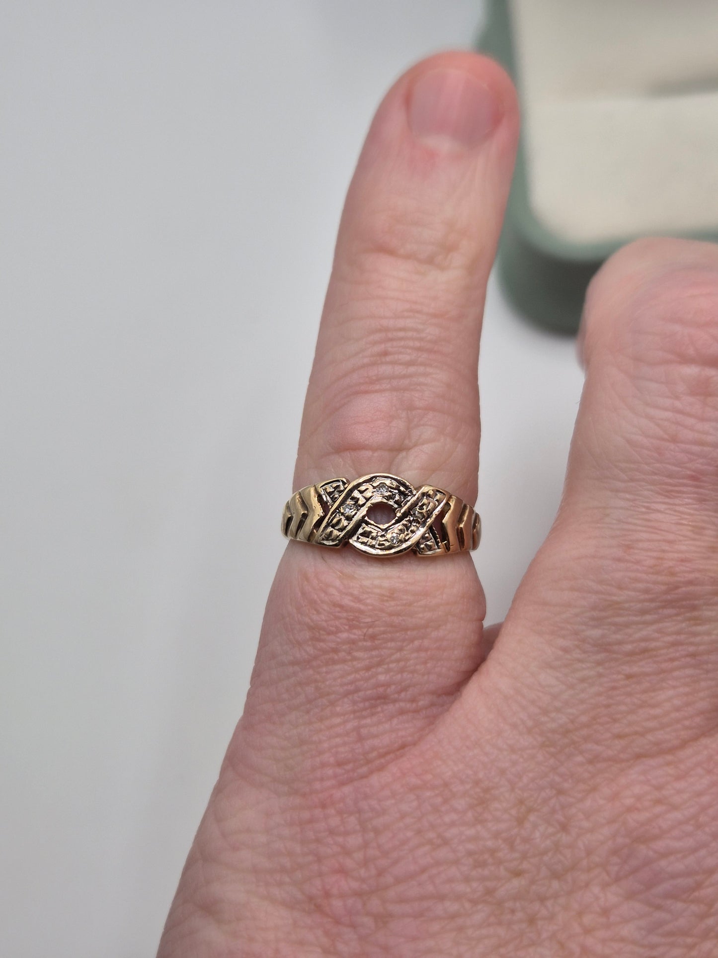 9ct gold diamond ring