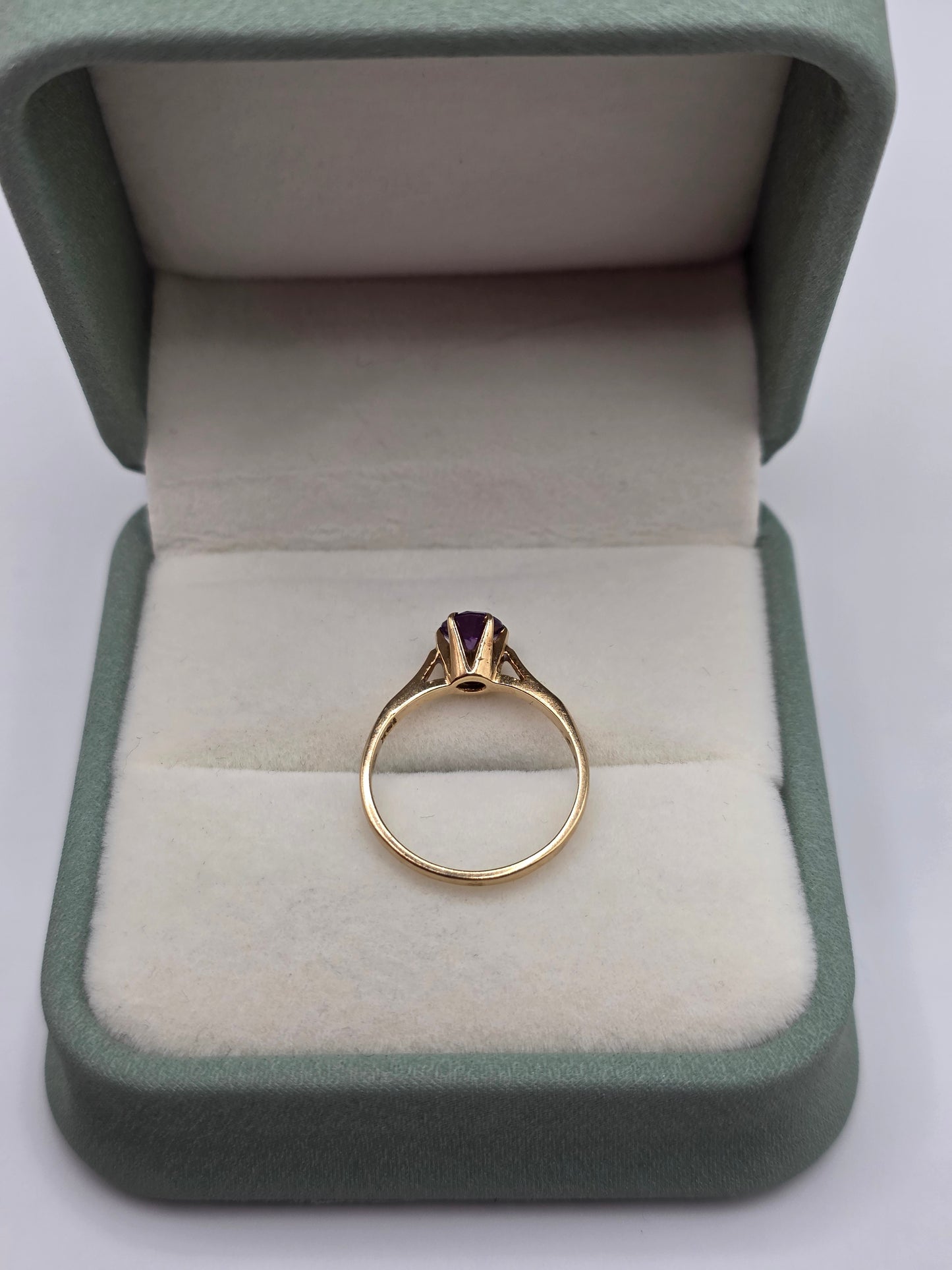 9ct gold amethyst ring