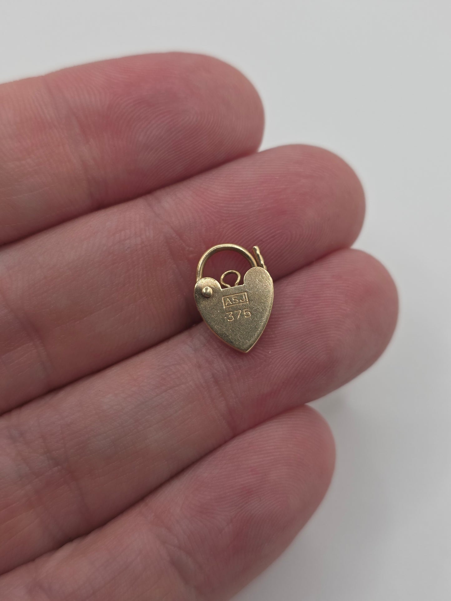 9ct gold padlock 18