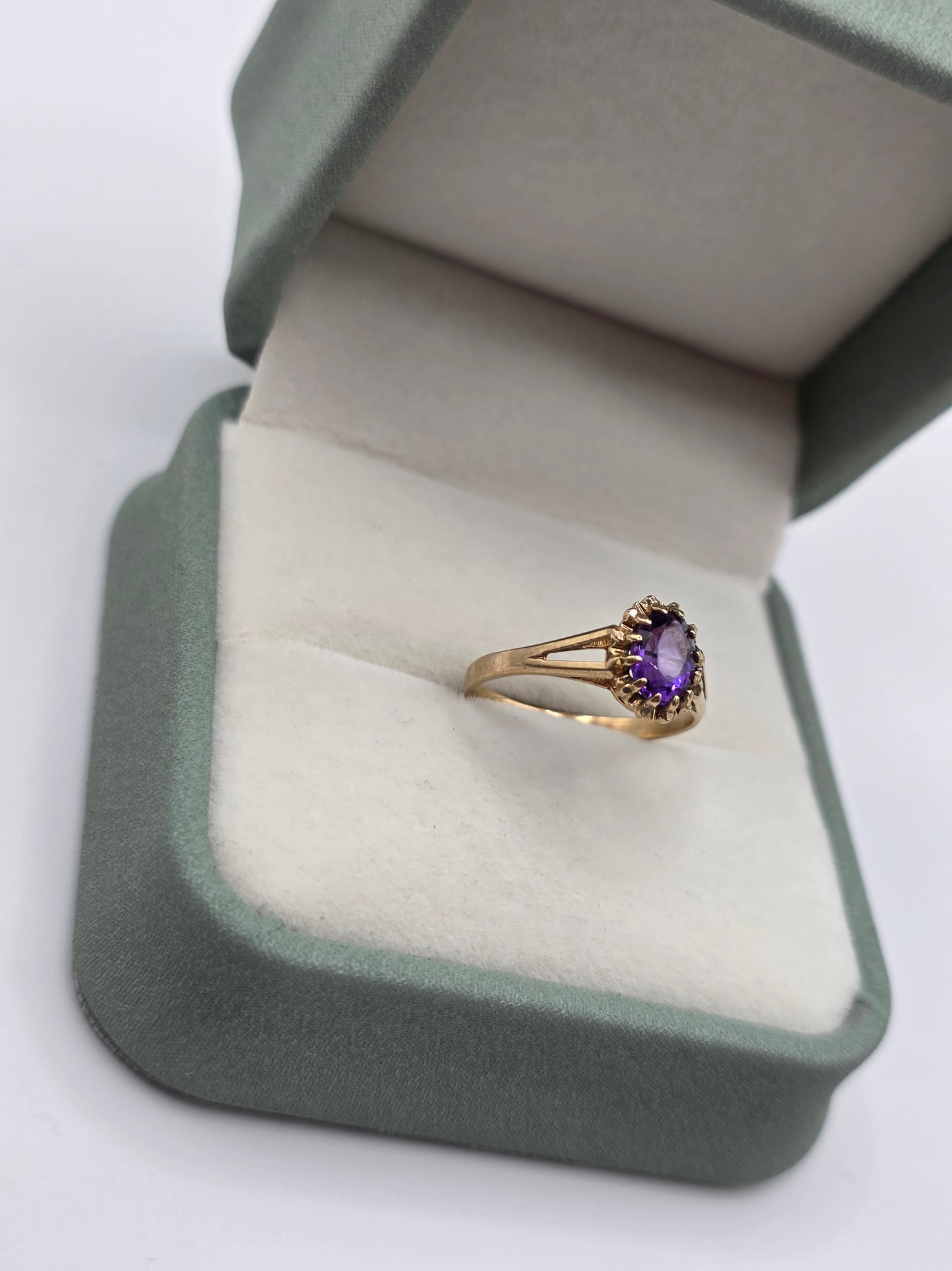 9ct gold amethyst ring