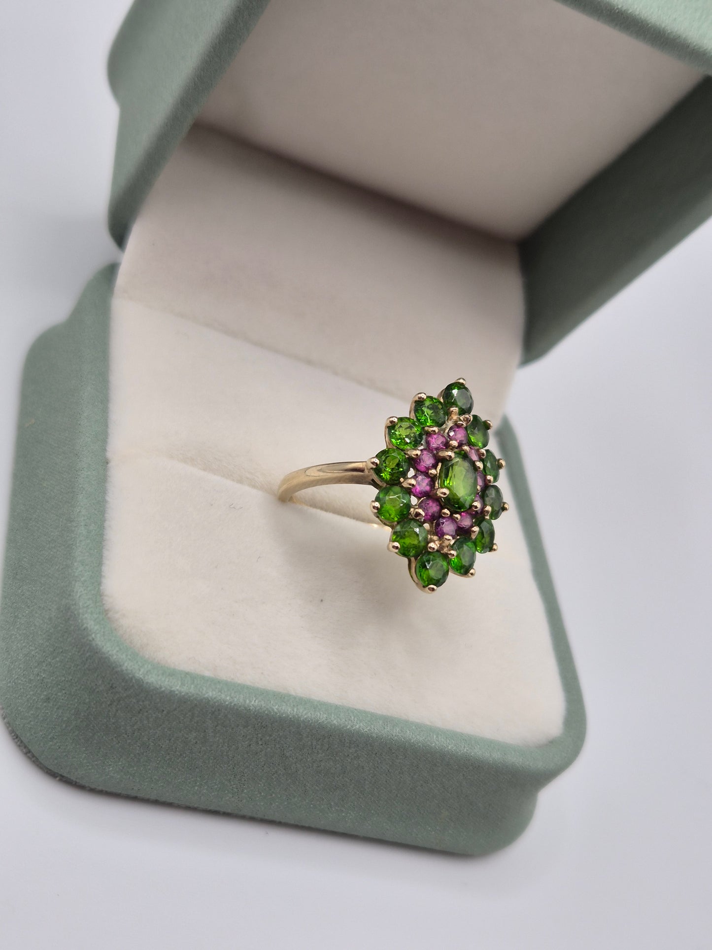 9ct gold diopside and almandine garnet ring