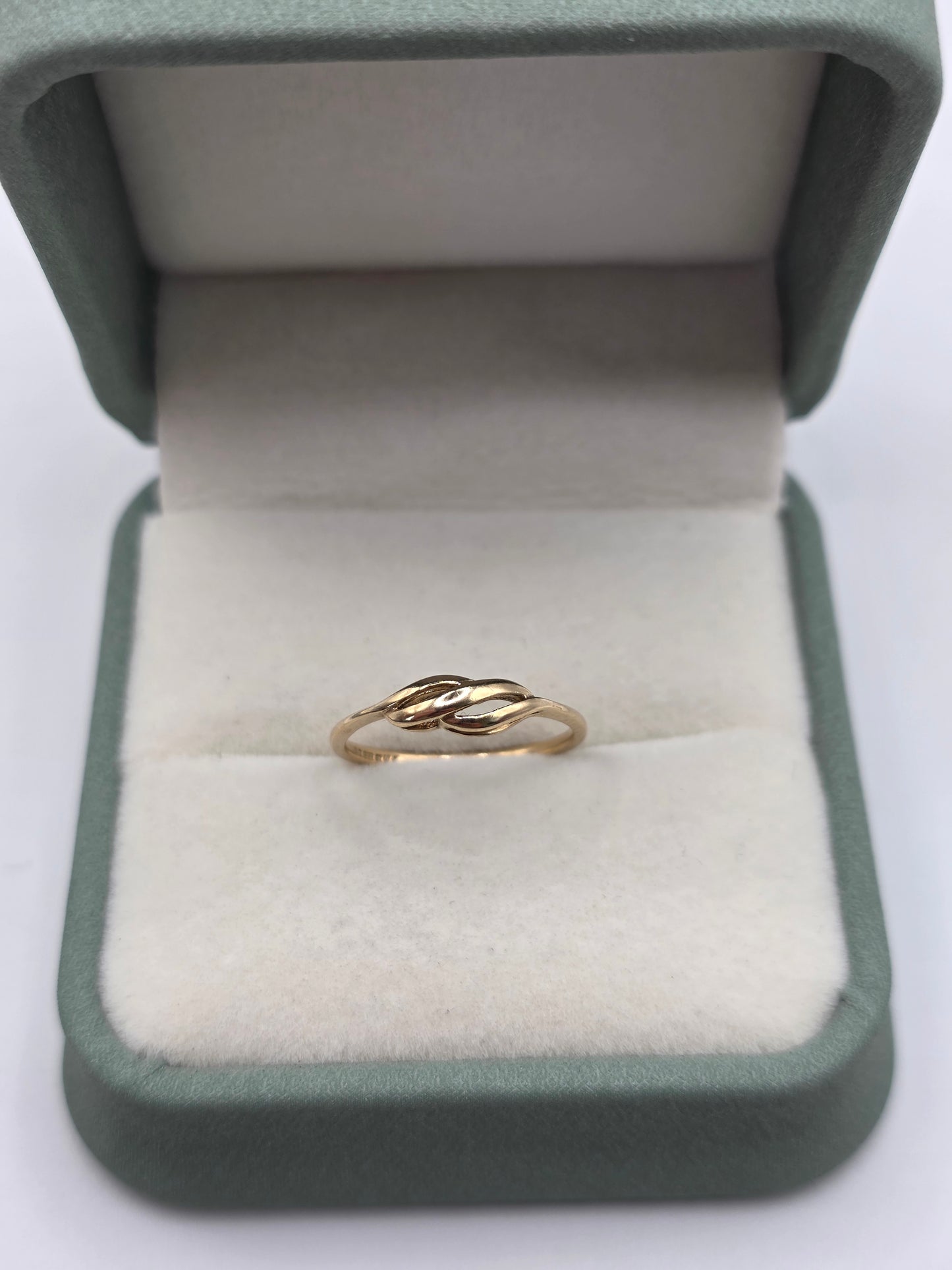 9ct gold ring