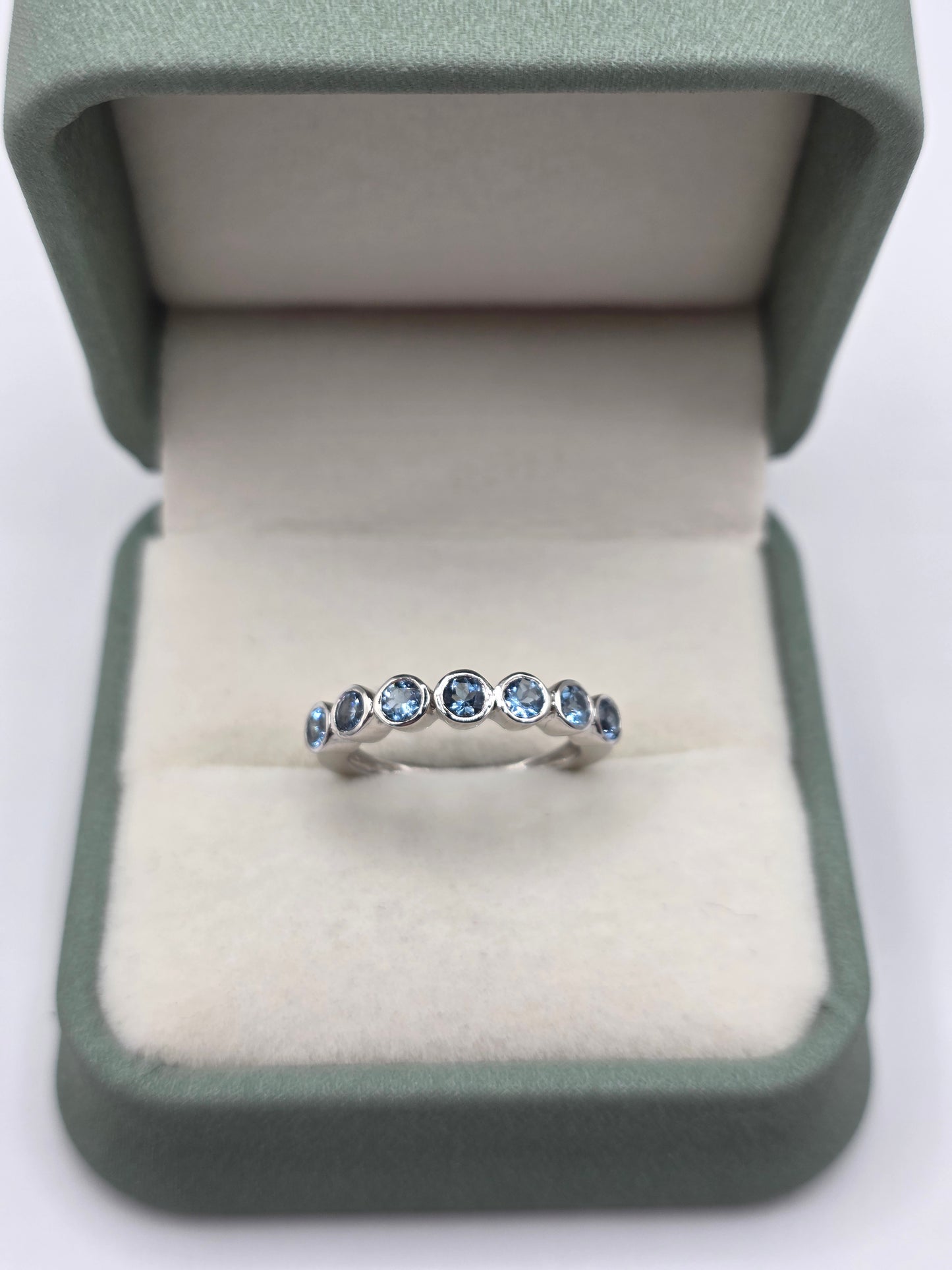 9ct white gold topaz ring