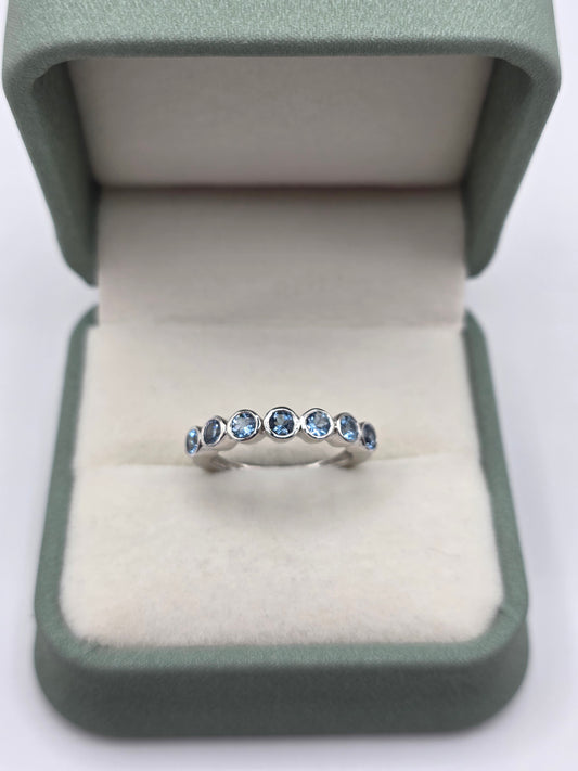 9ct white gold topaz ring