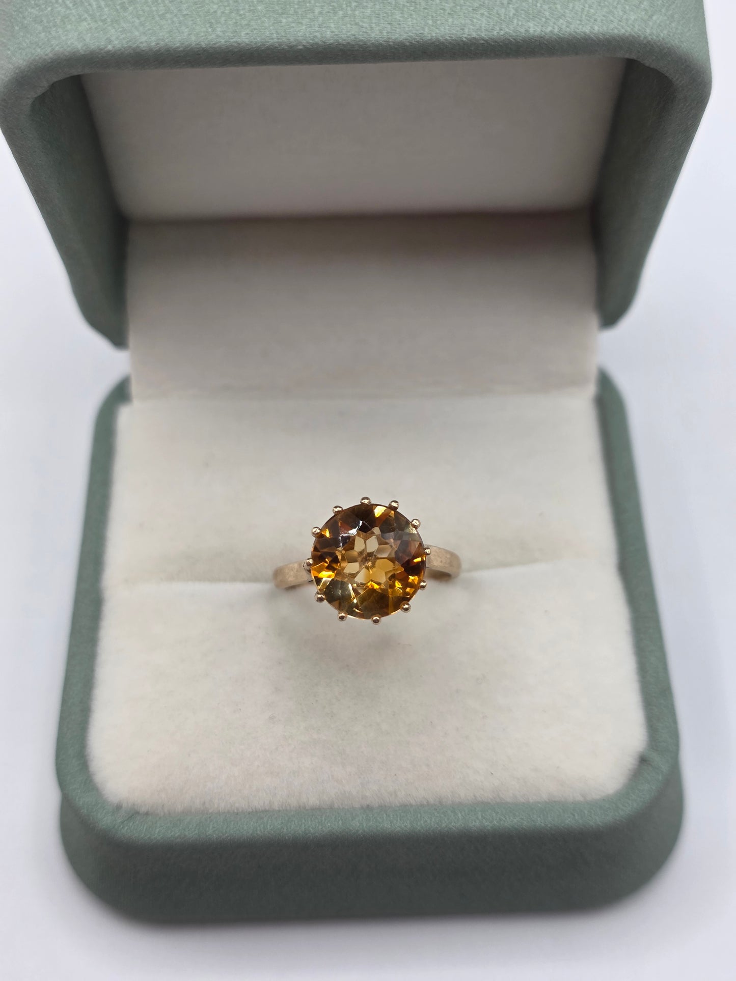 9ct gold citrine ring