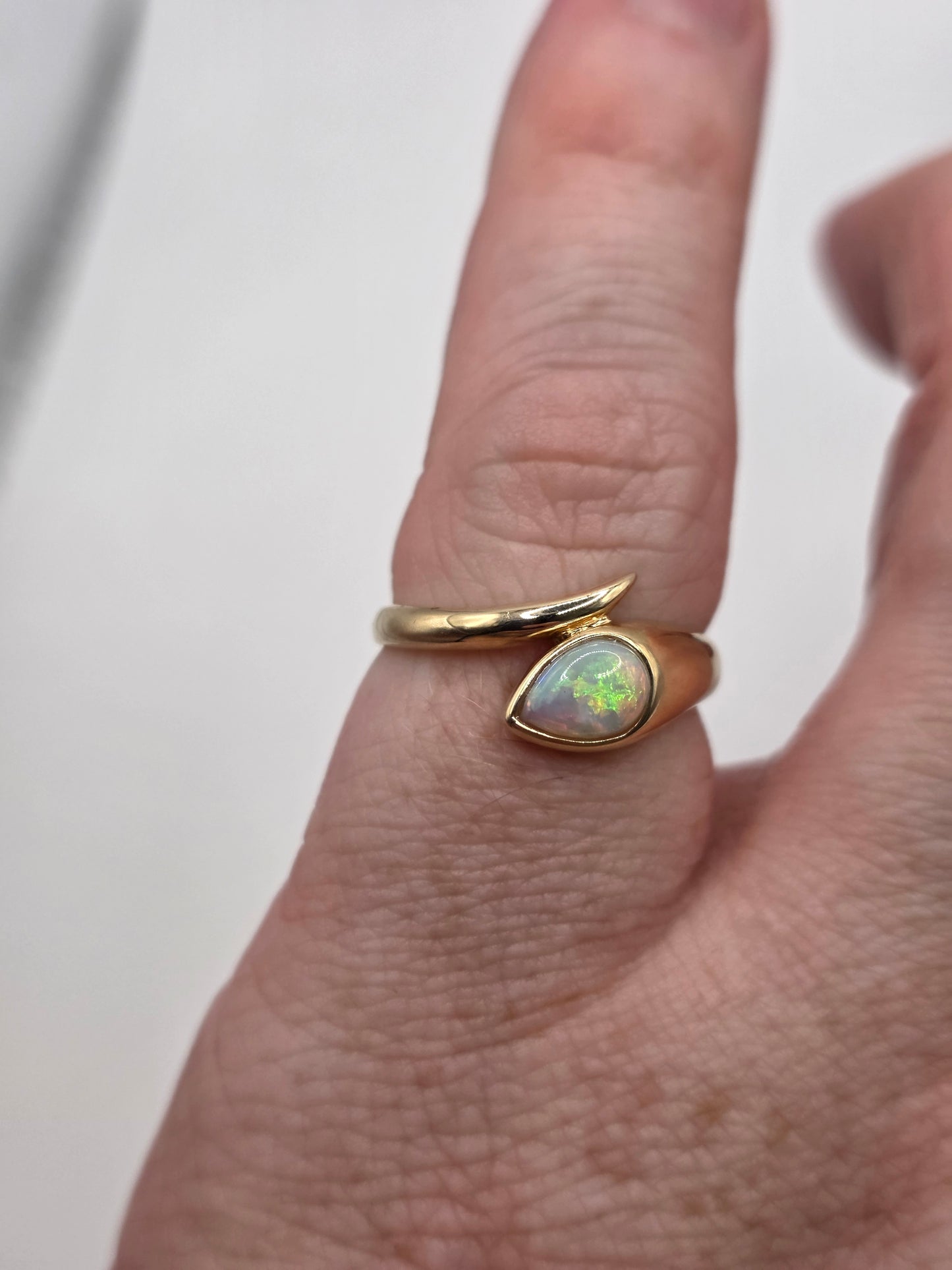 9ct gold opal ring
