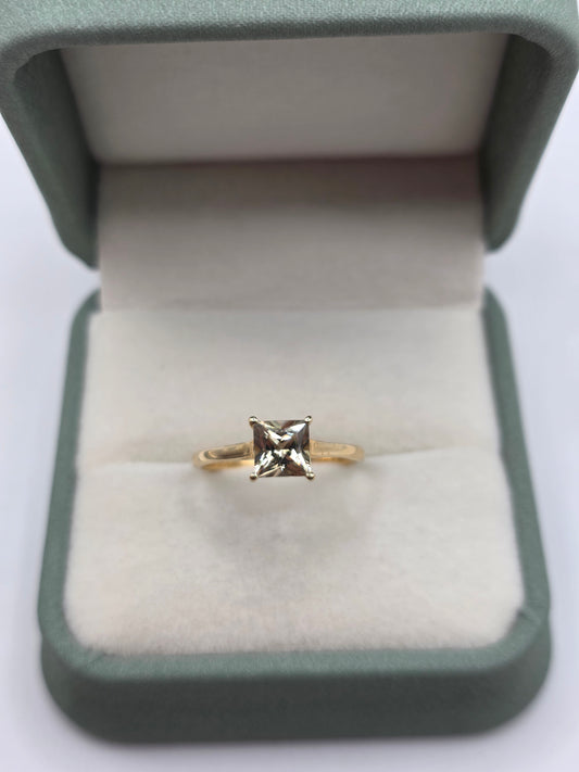 9ct gold topaz ring