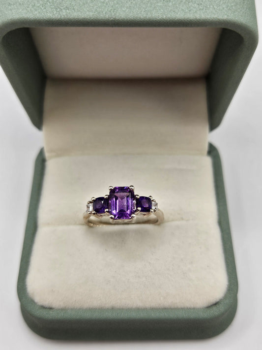 Silver amethyst ring