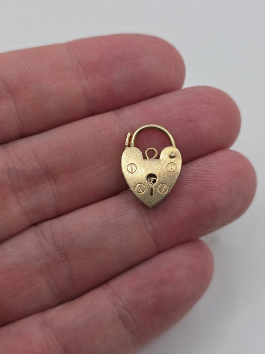 9ct gold padlock 42
