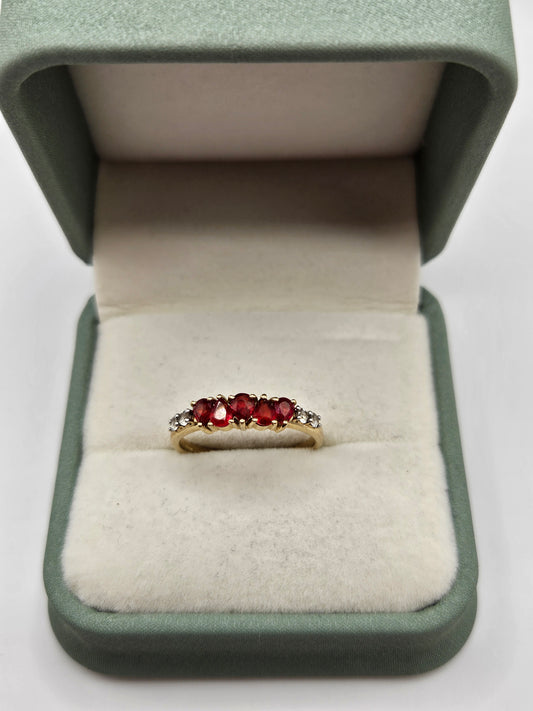 9ct gold garnet and zircon ring