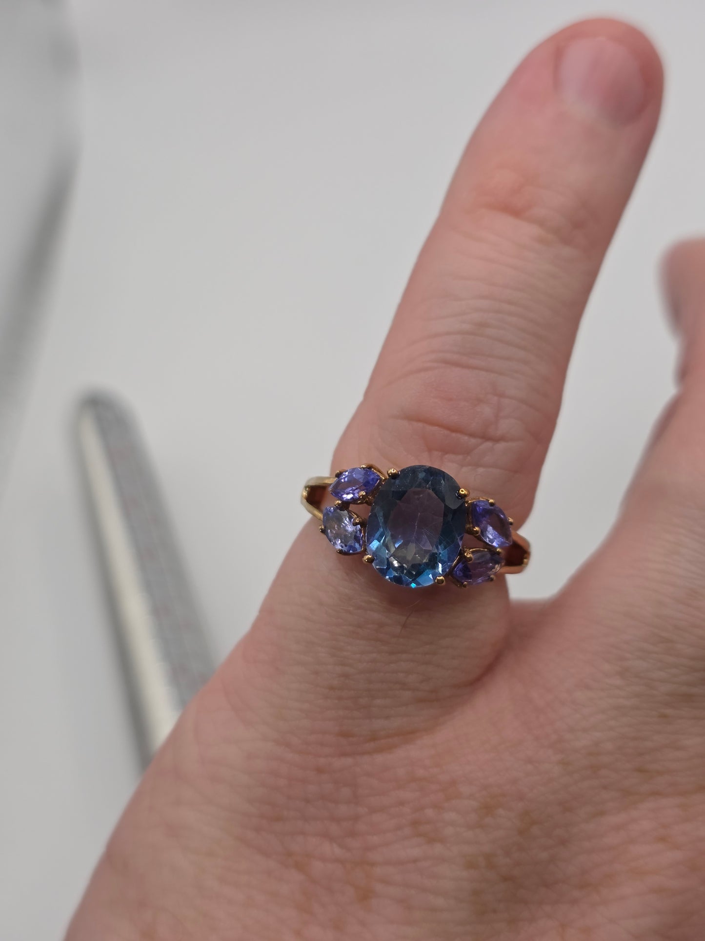 9ct gold topaz and tanzanite ring