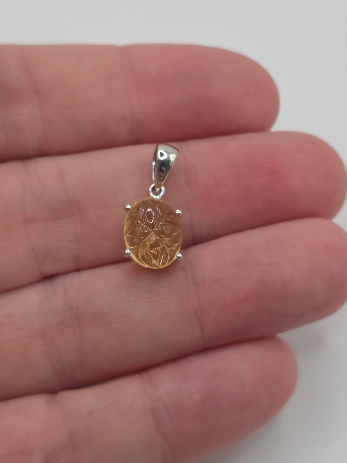 9ct white gold carved citrine pendant