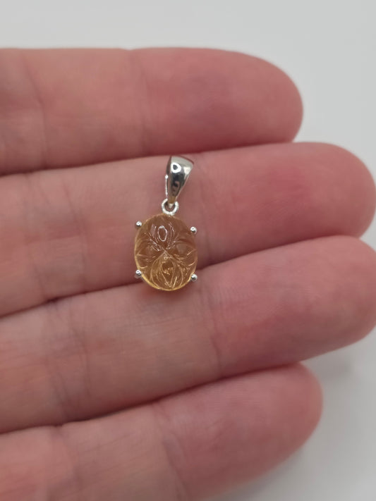 9ct white gold carved citrine pendant