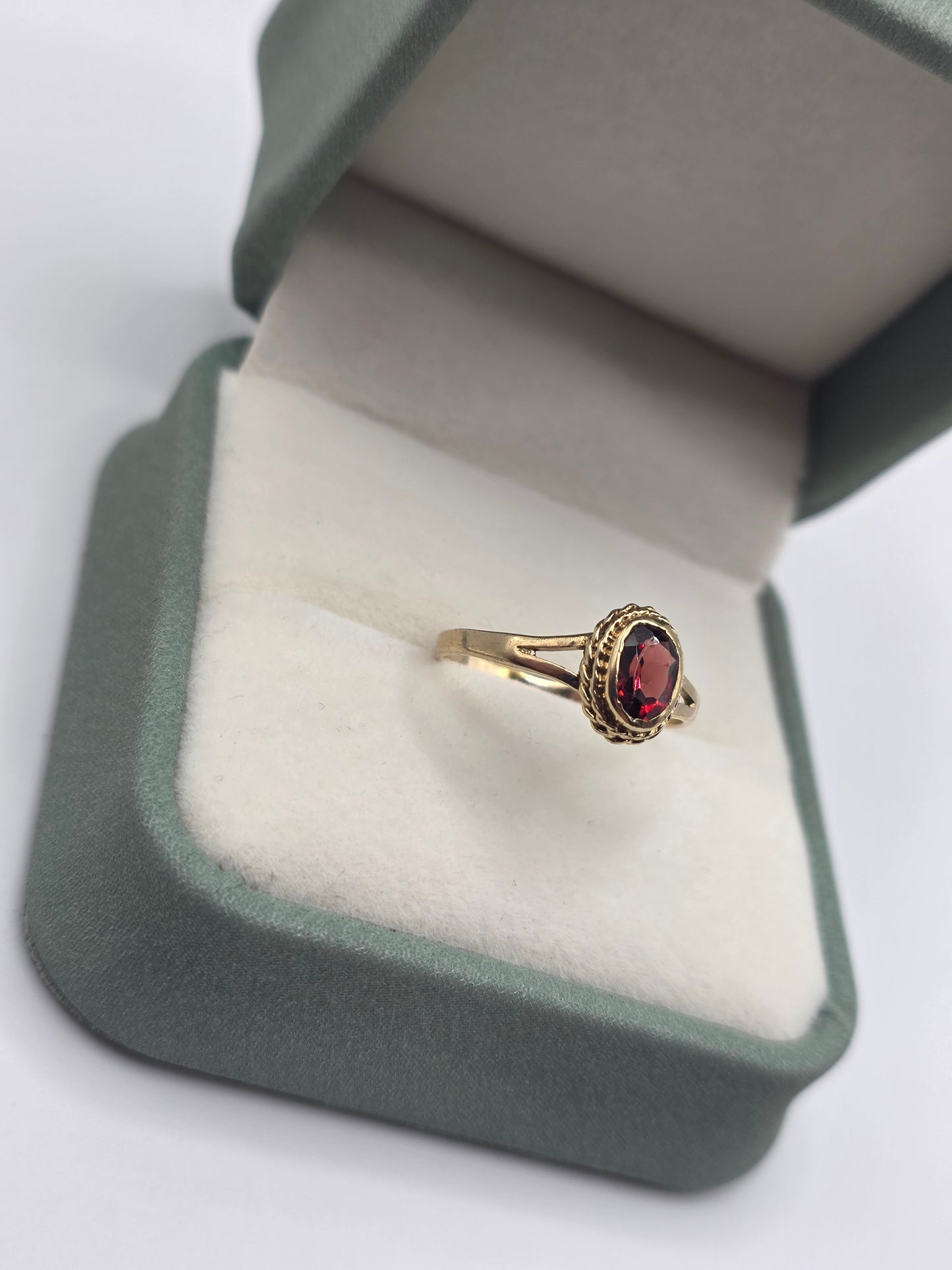 9ct gold tourmaline ring