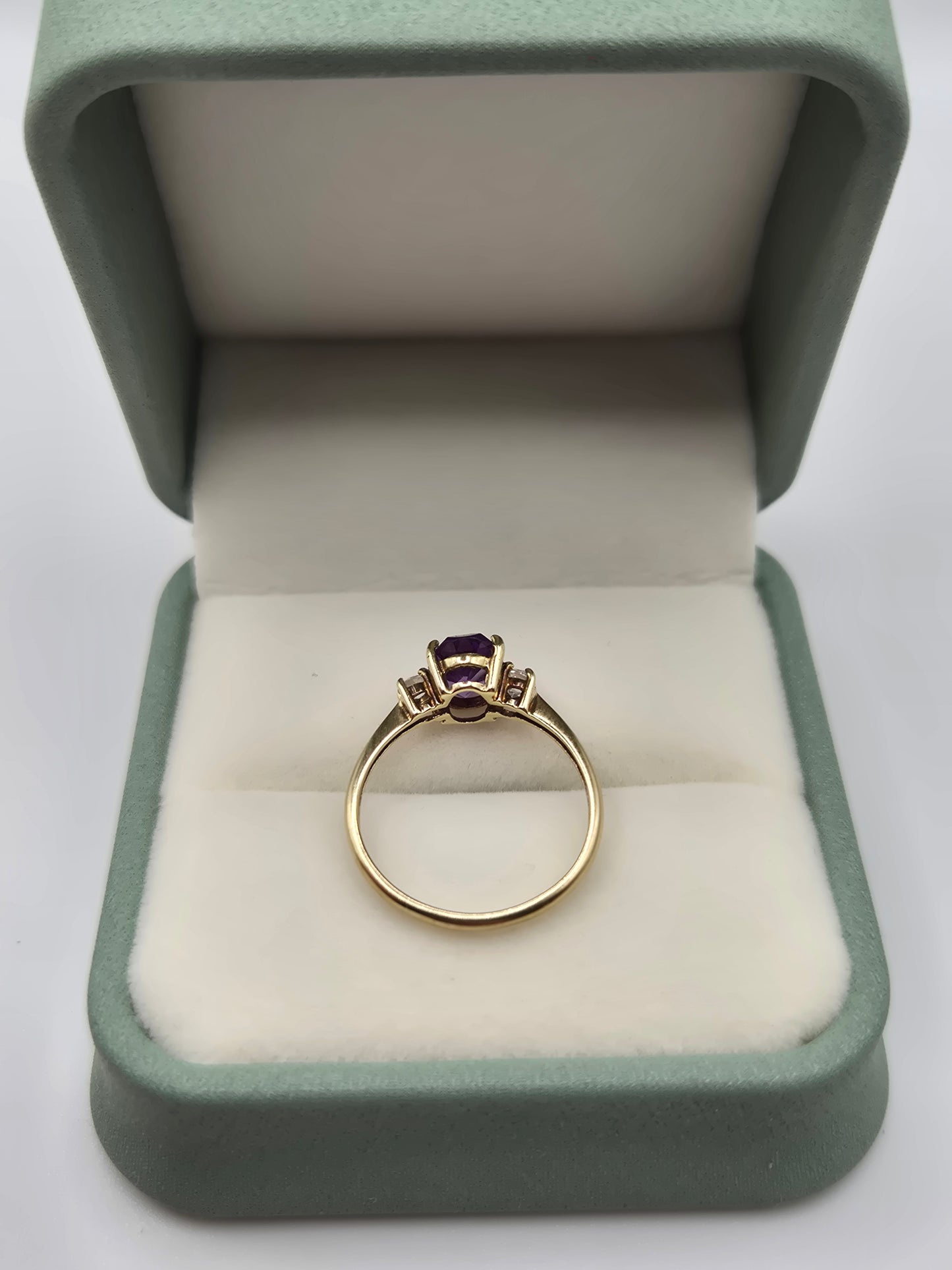 9ct gold amethyst and cz ring