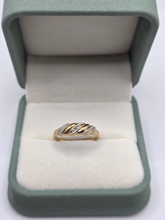9ct gold diamond ring
