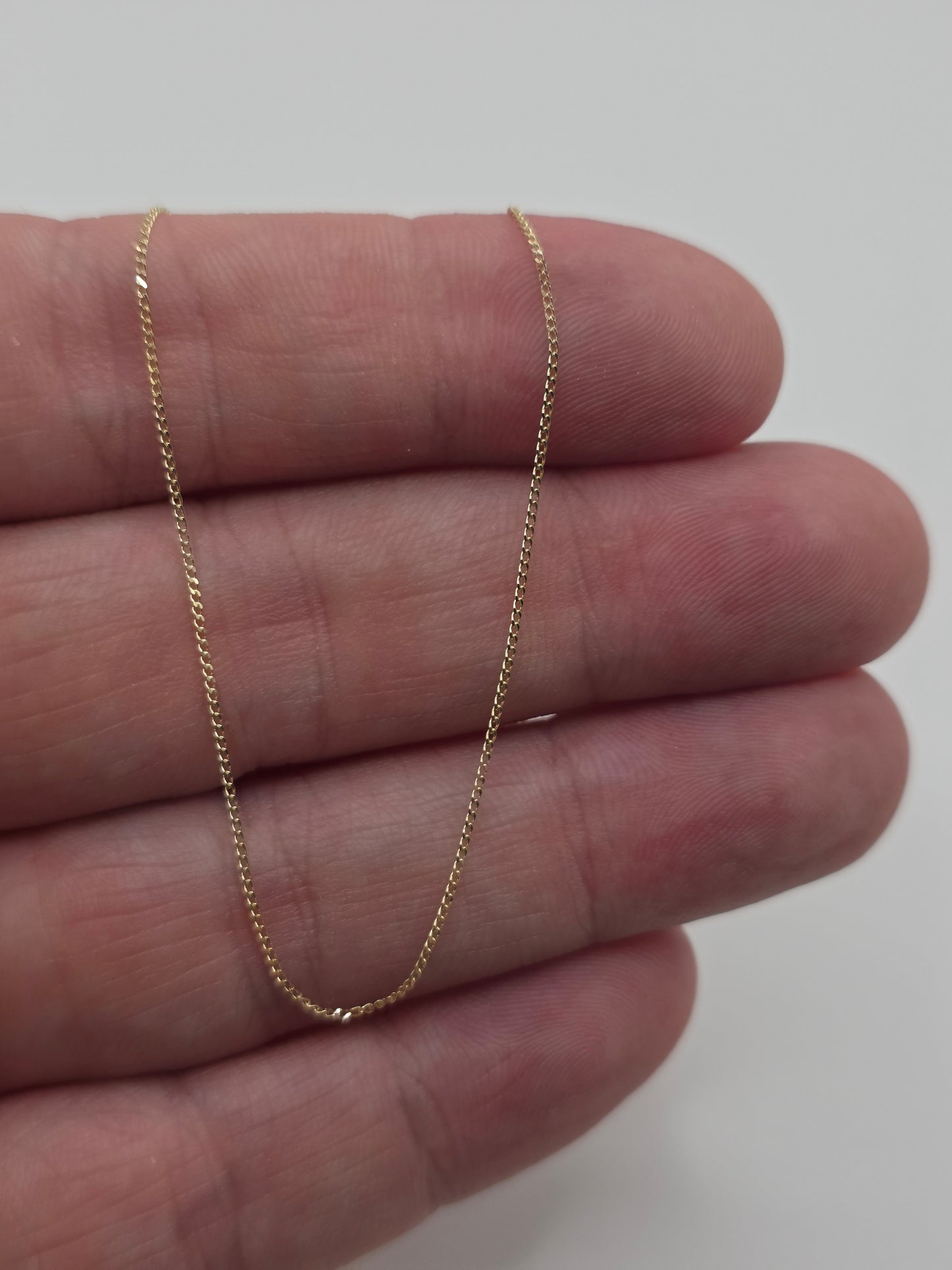 9ct curb gold chain (38)