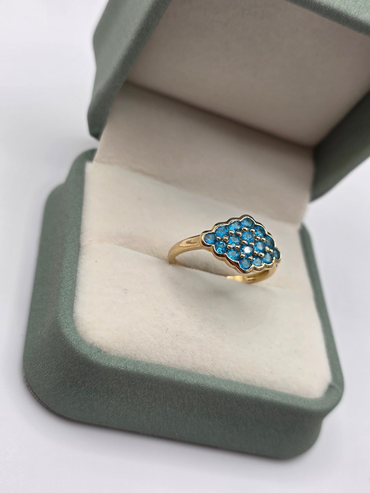 9ct gold blue cz ring