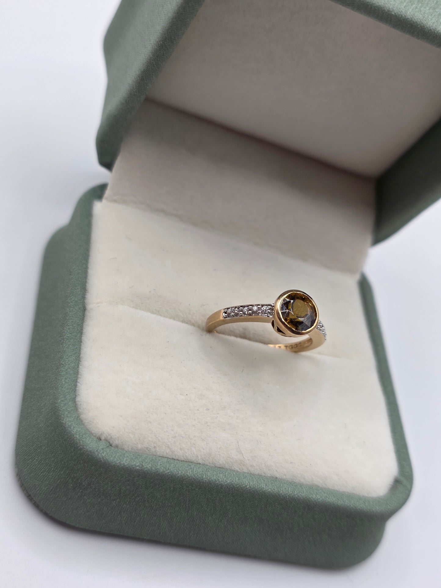9ct gold citrine and zircon ring