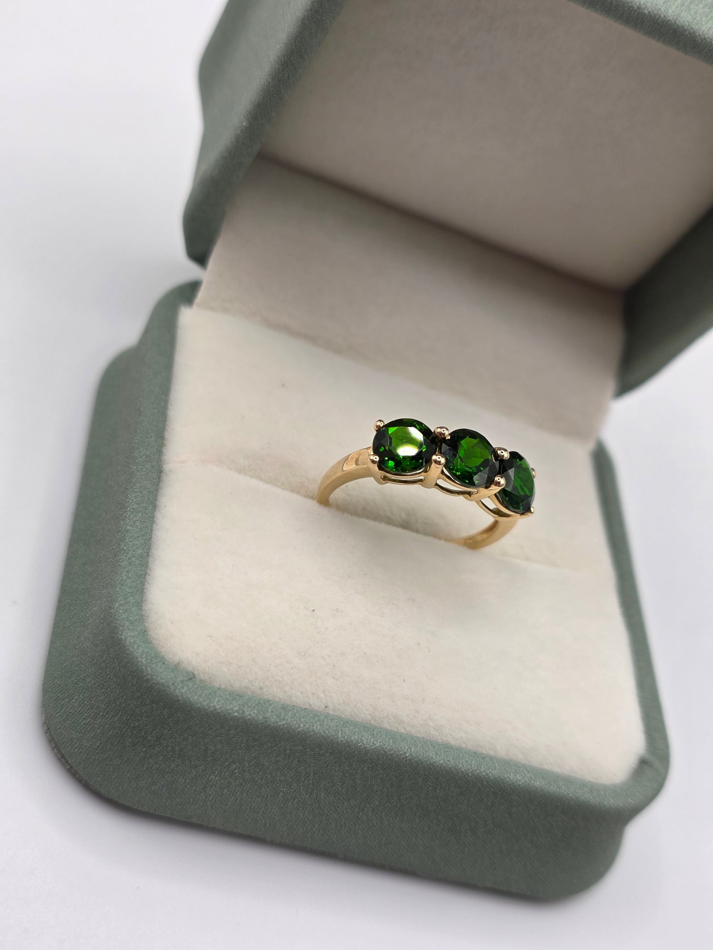 9ct gold diopside ring
