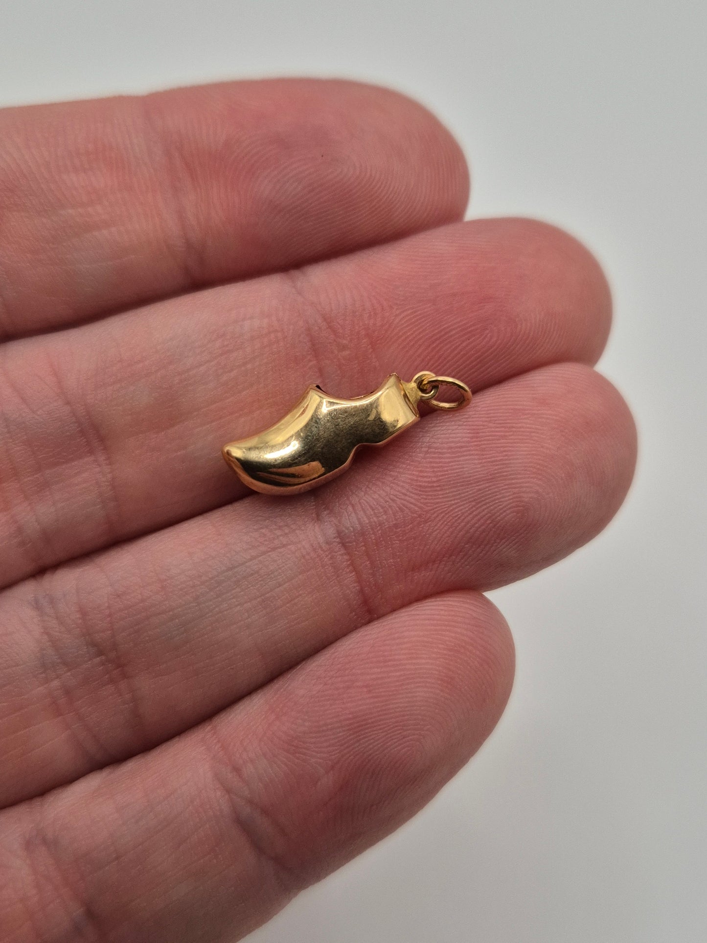 9ct gold clog charm