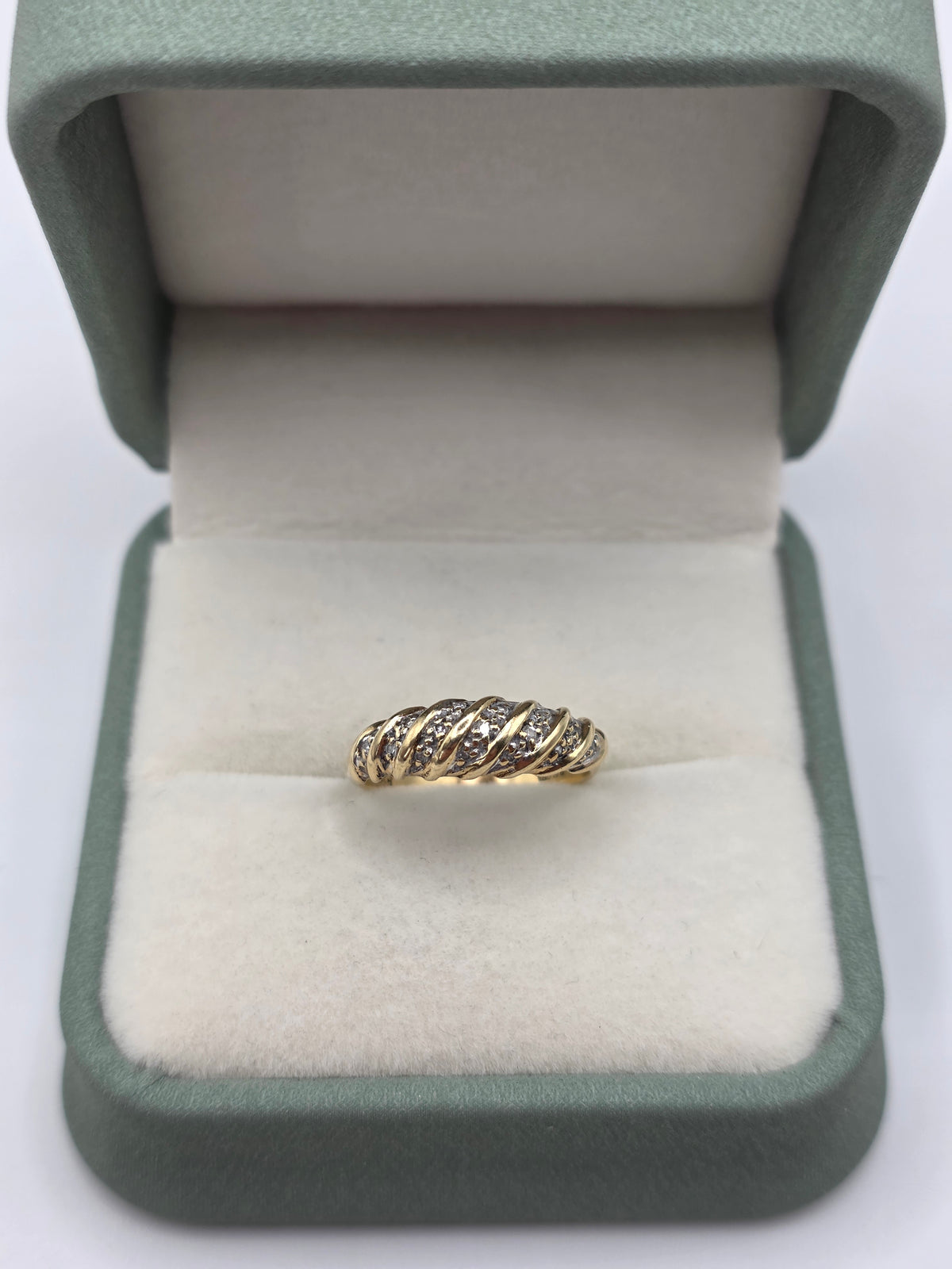 9ct gold diamond croissant ring