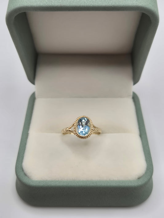 9ct gold topaz ring