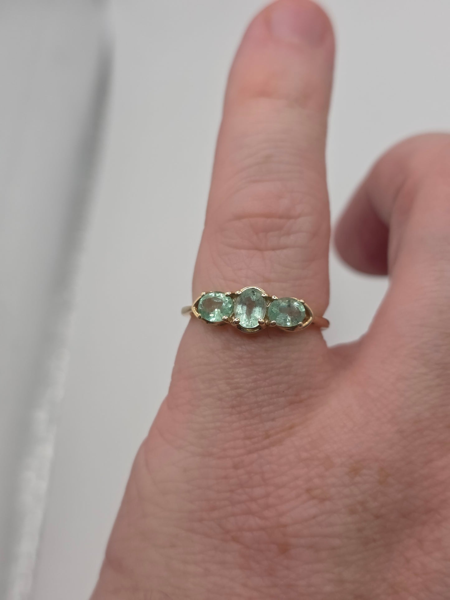 9ct gold emerald ring