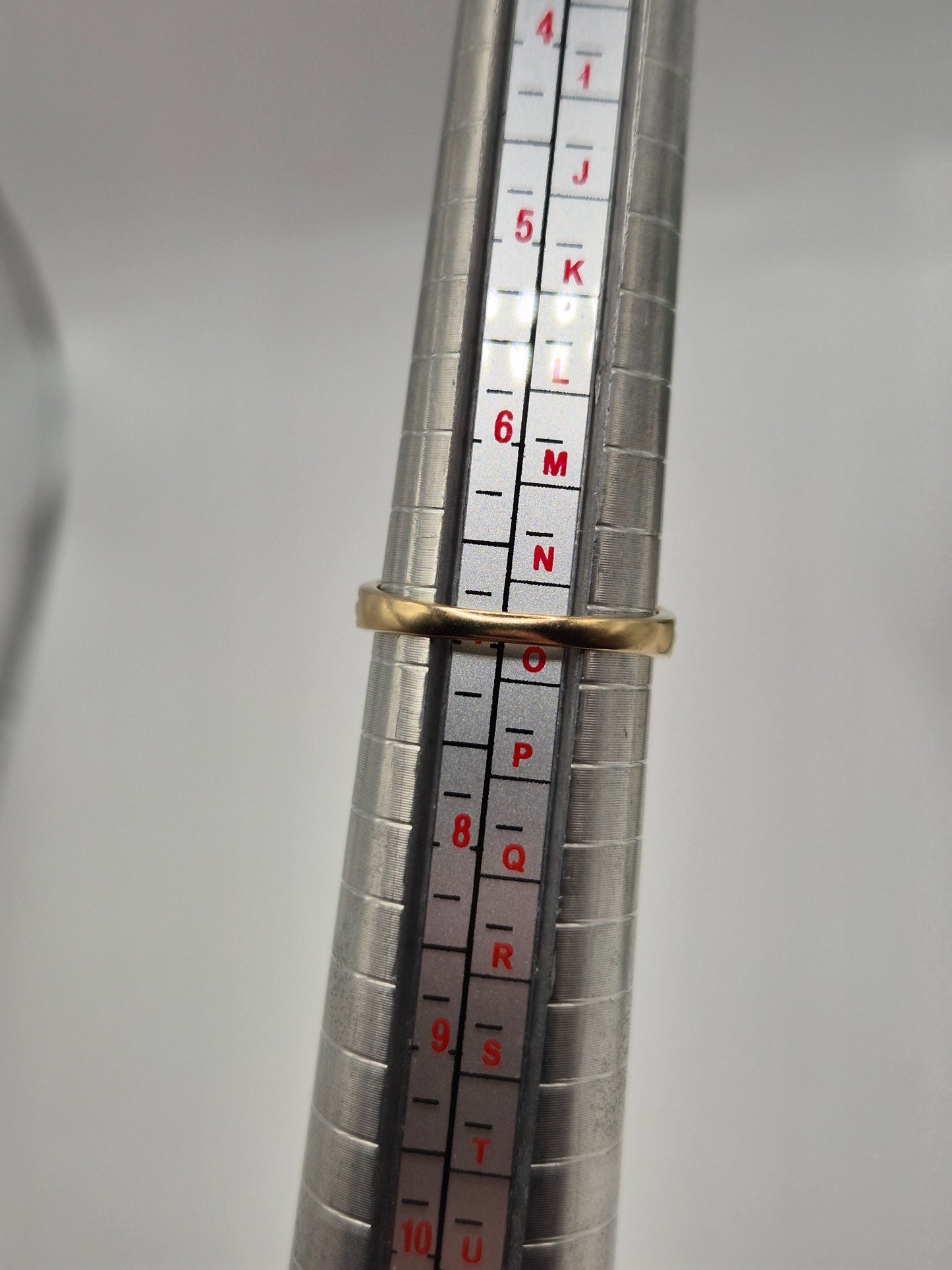 9ct gold white topaz and diamond ring