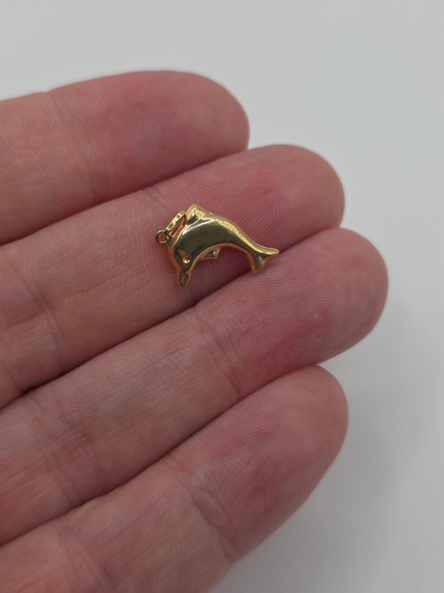 9ct gold dolphin charm