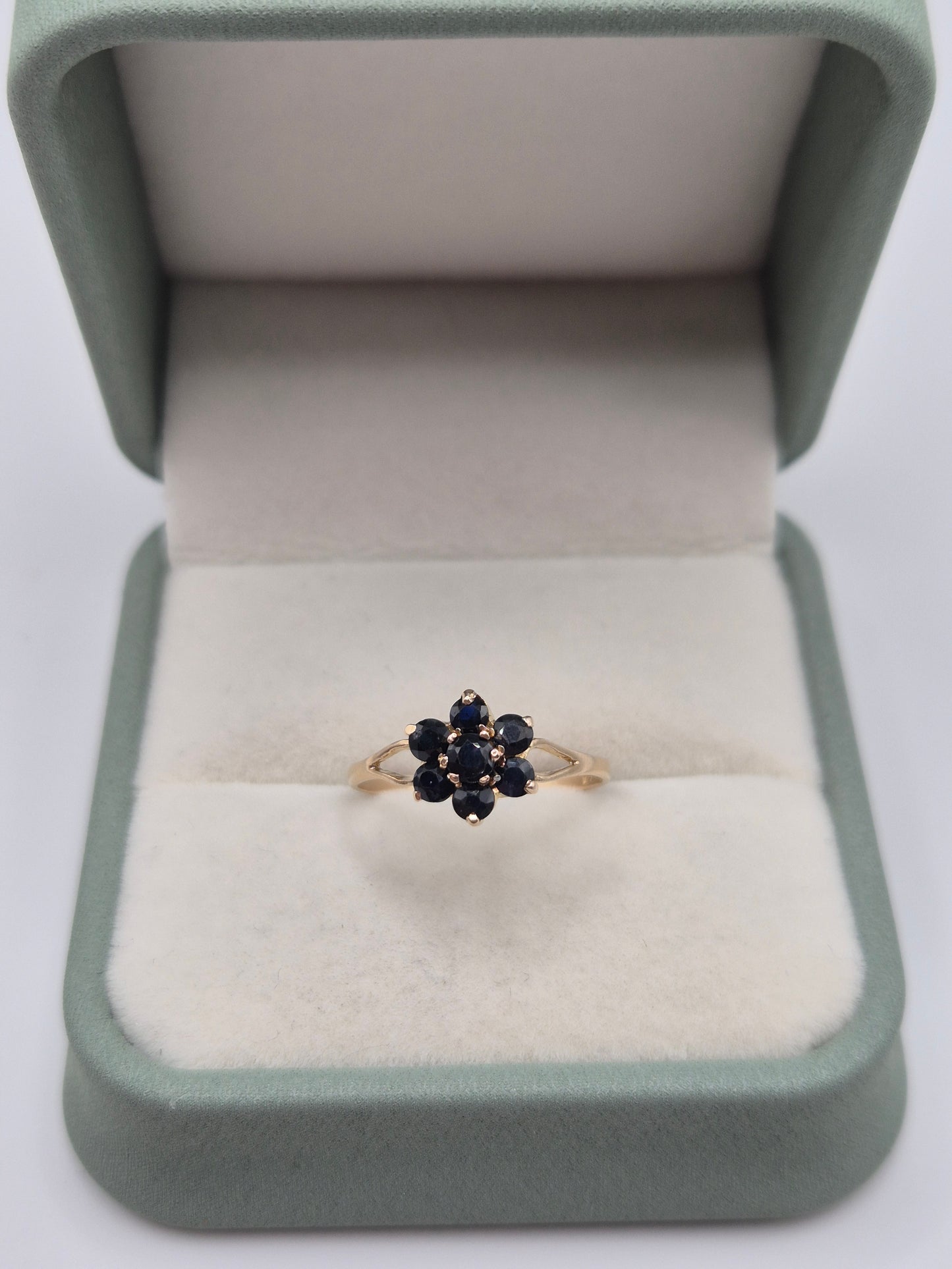 9ct gold sapphire ring