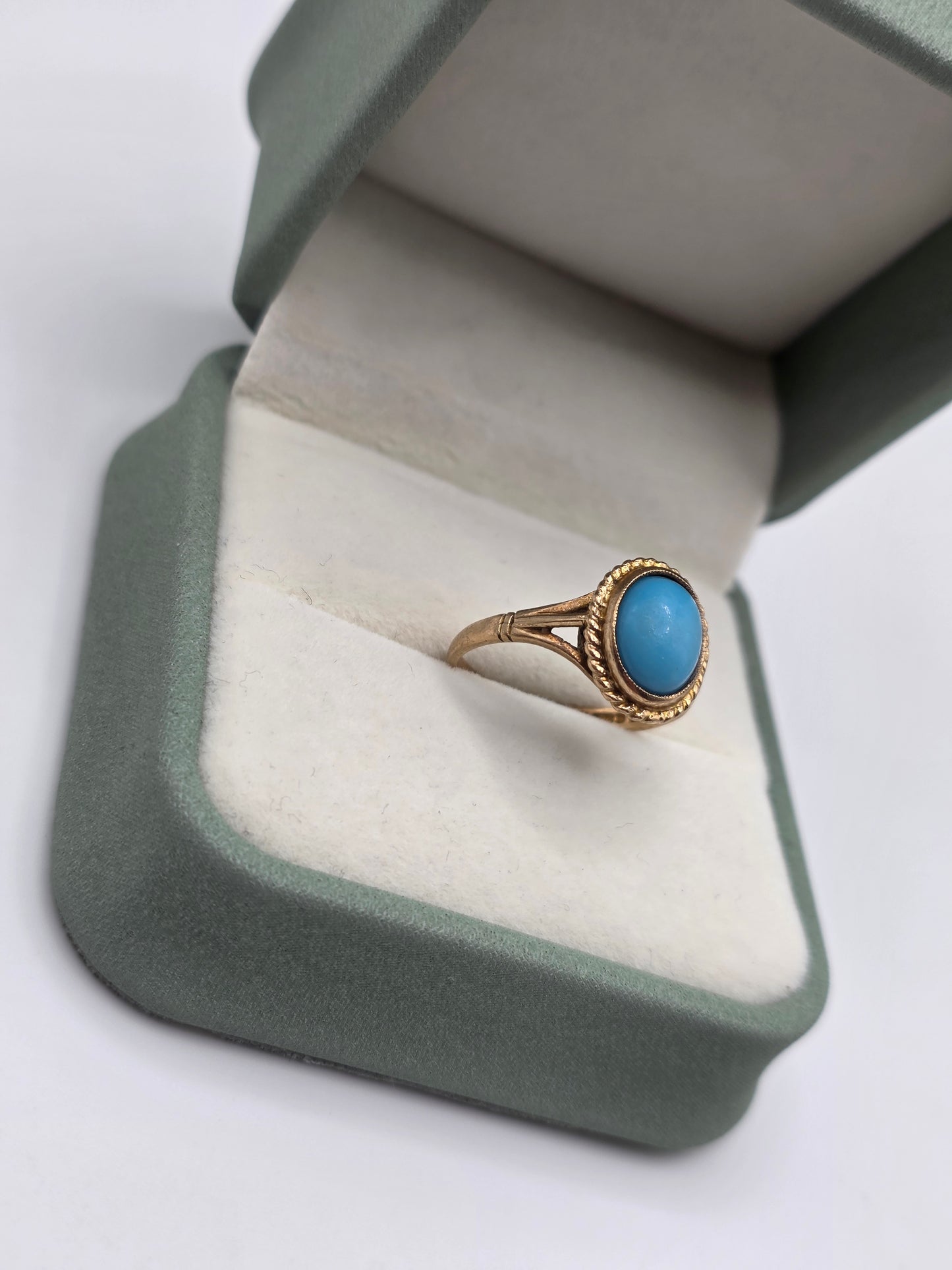 9ct gold turquoise ring