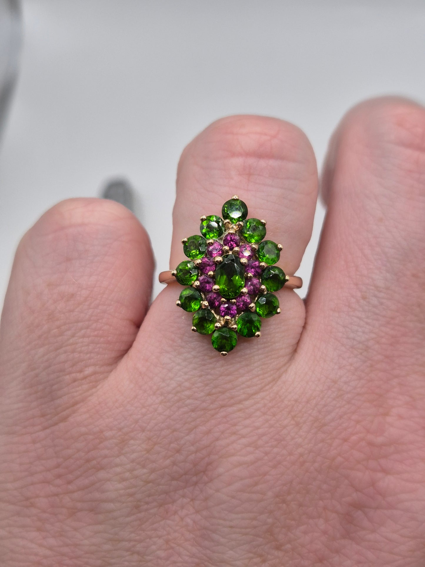 9ct gold diopside and almandine garnet ring