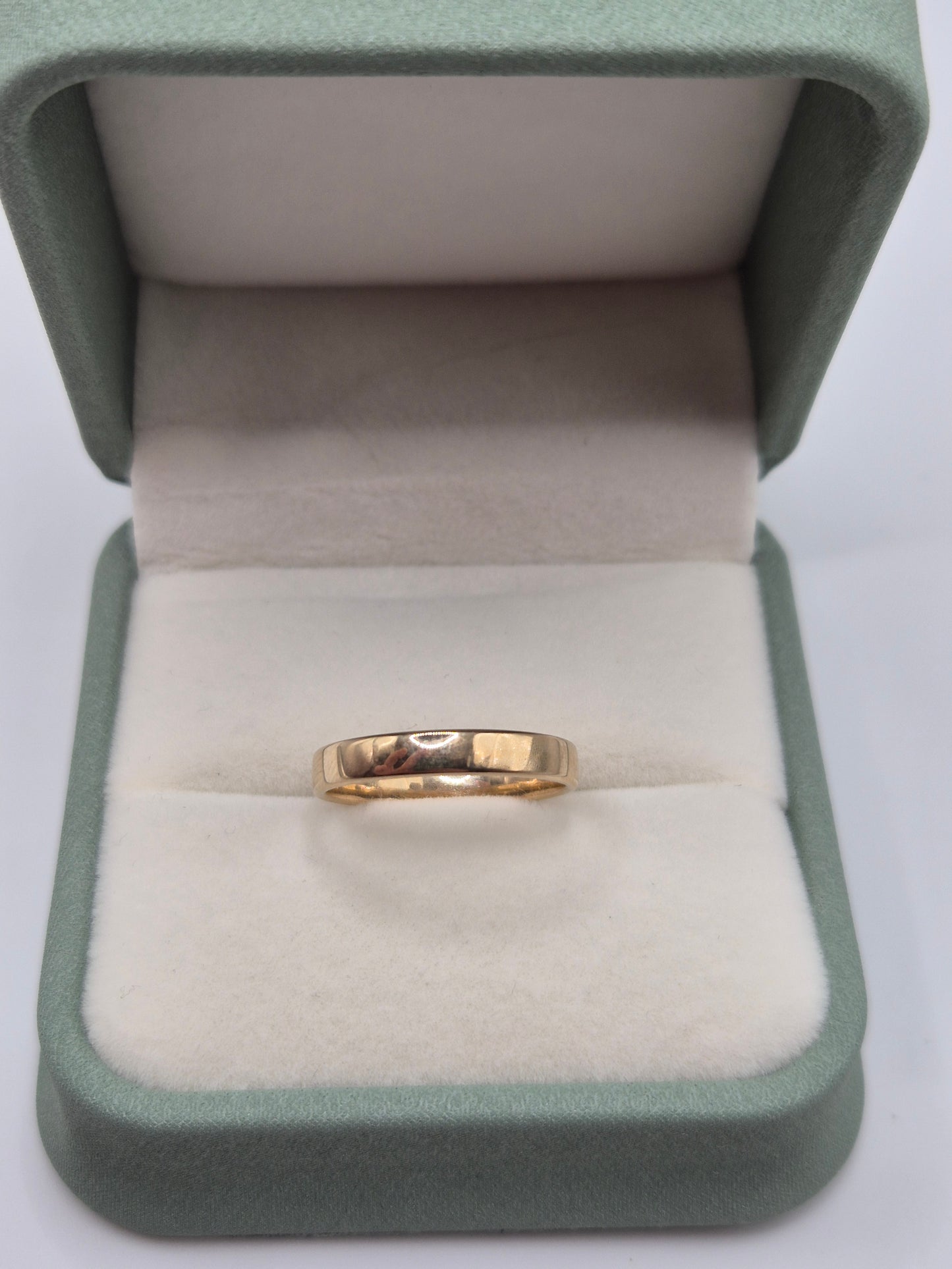 9ct gold band ring