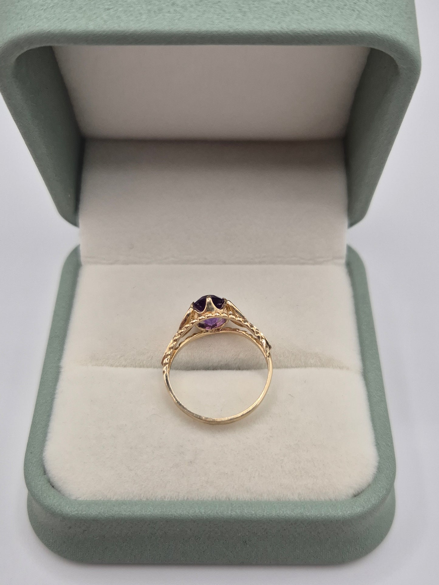 9ct gold amethyst ring