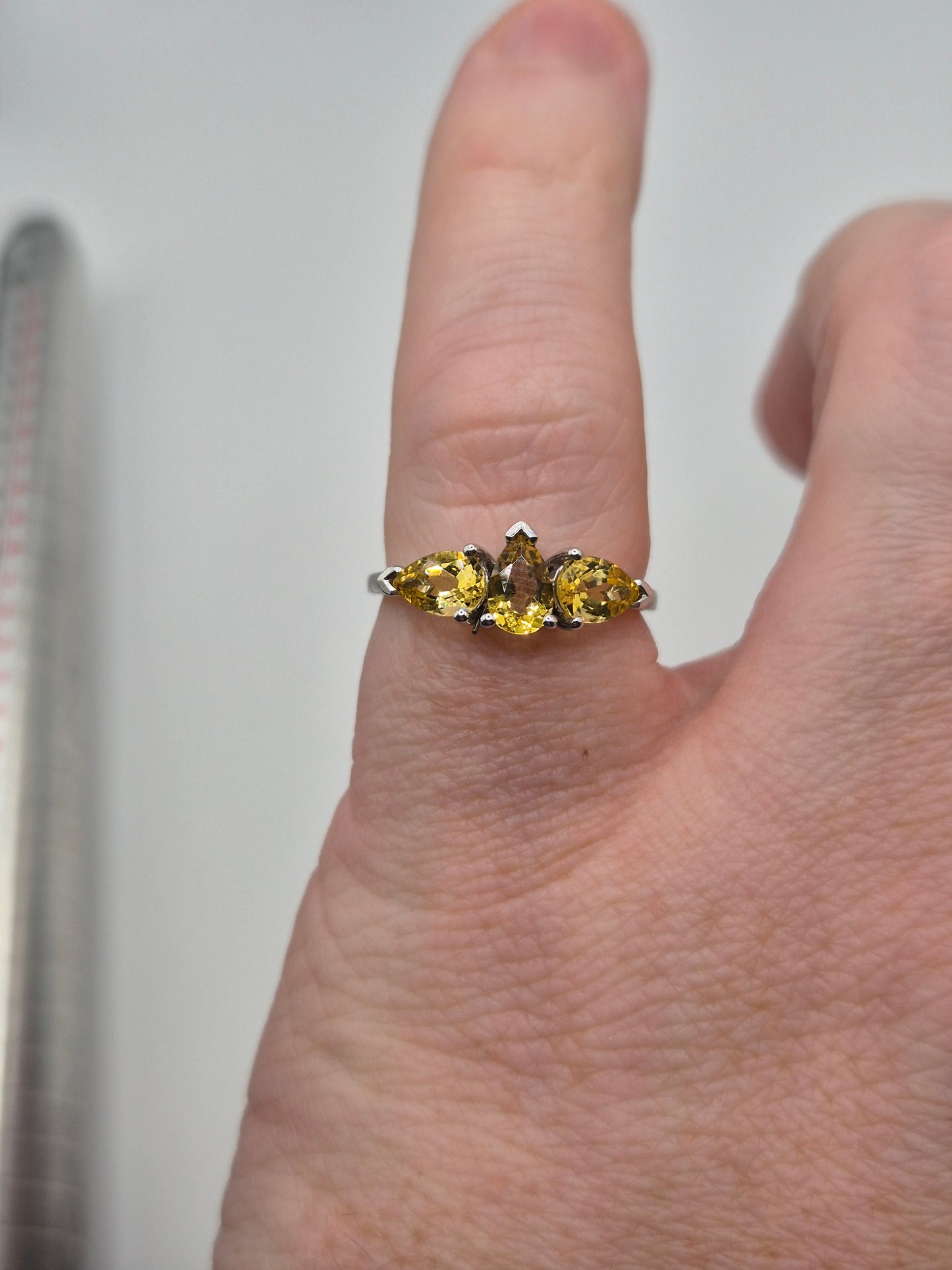 9ct white gold citrine ring