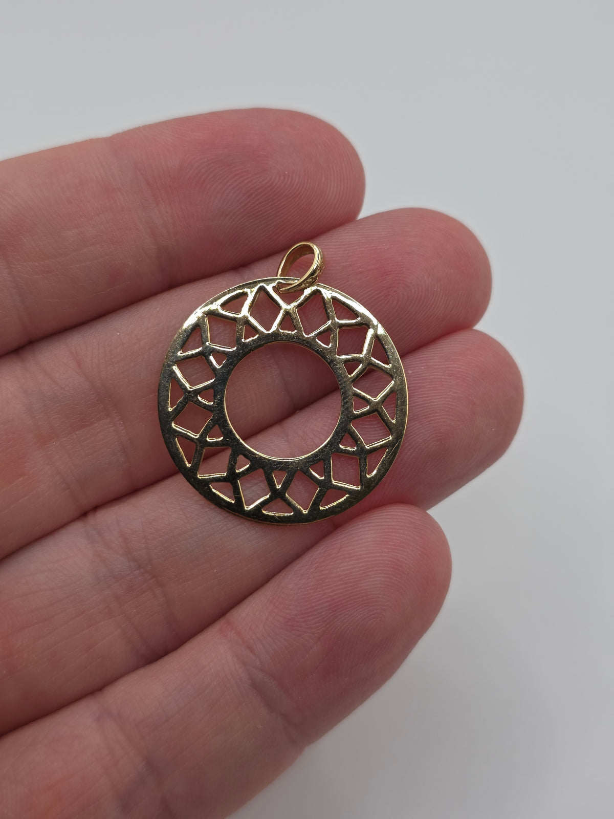 9ct gold pendant