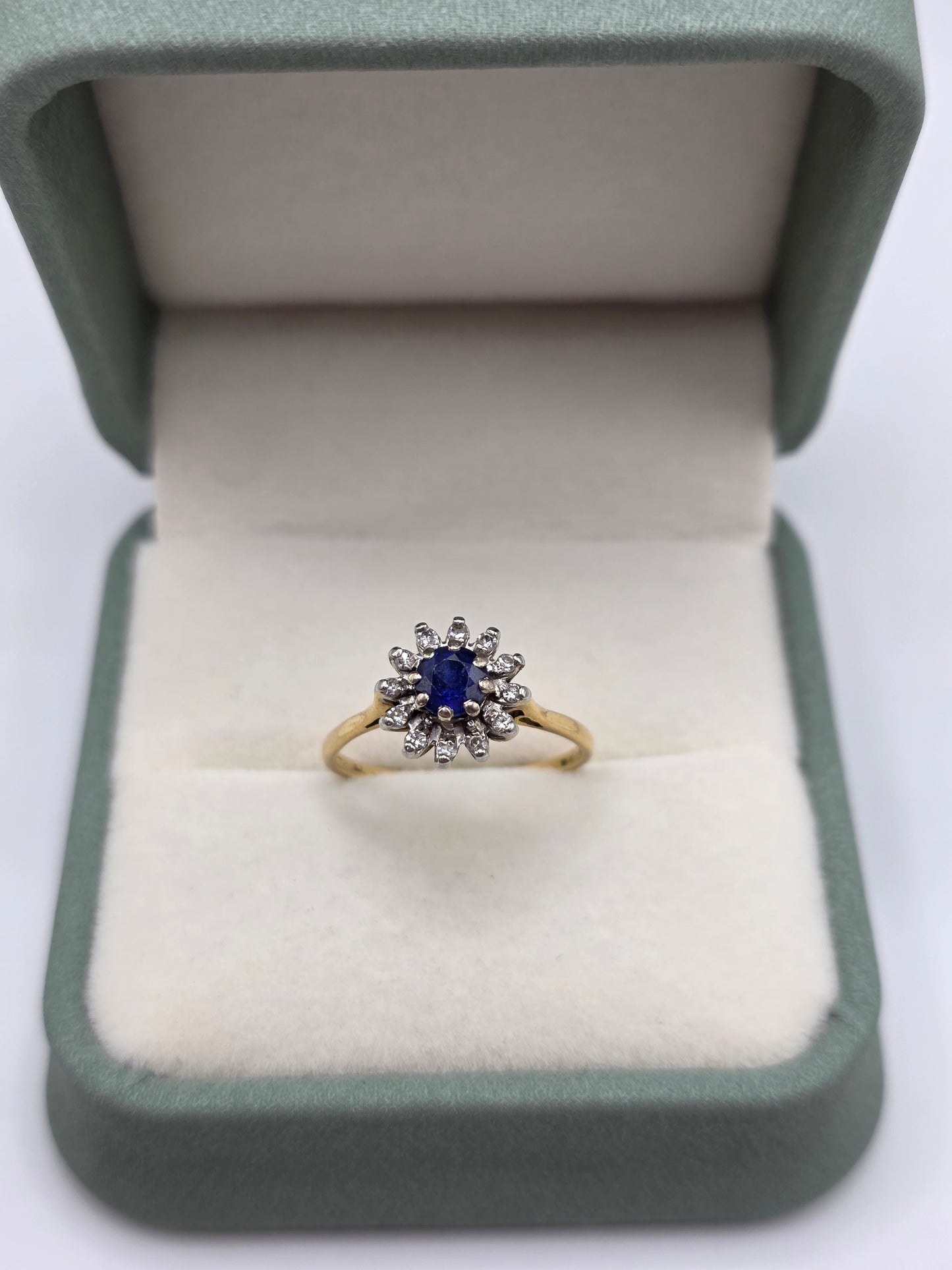 18ct gold sapphire and diamond ring
