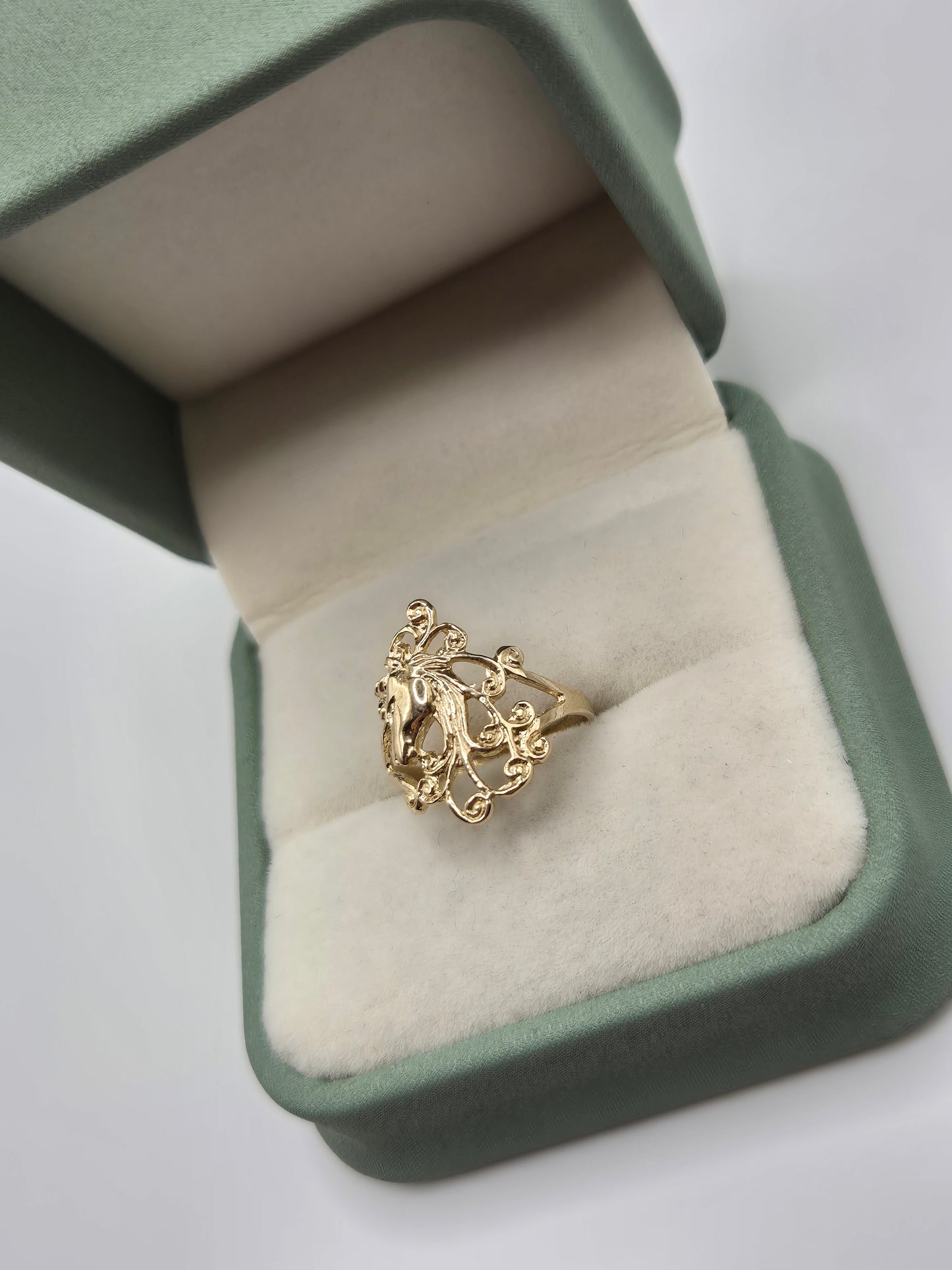 9ct gold unicorn ring