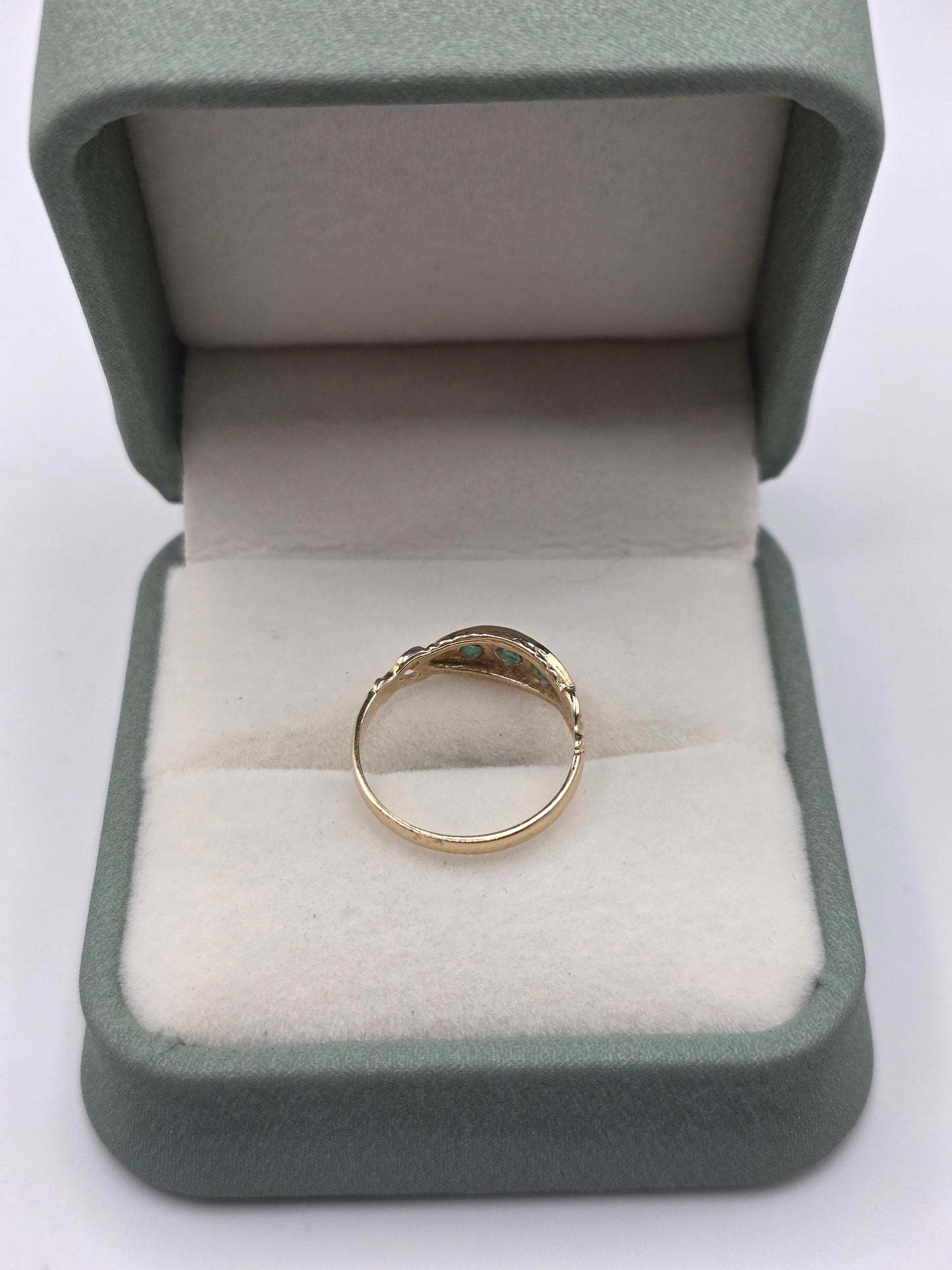 9ct gold emerald gypsy ring