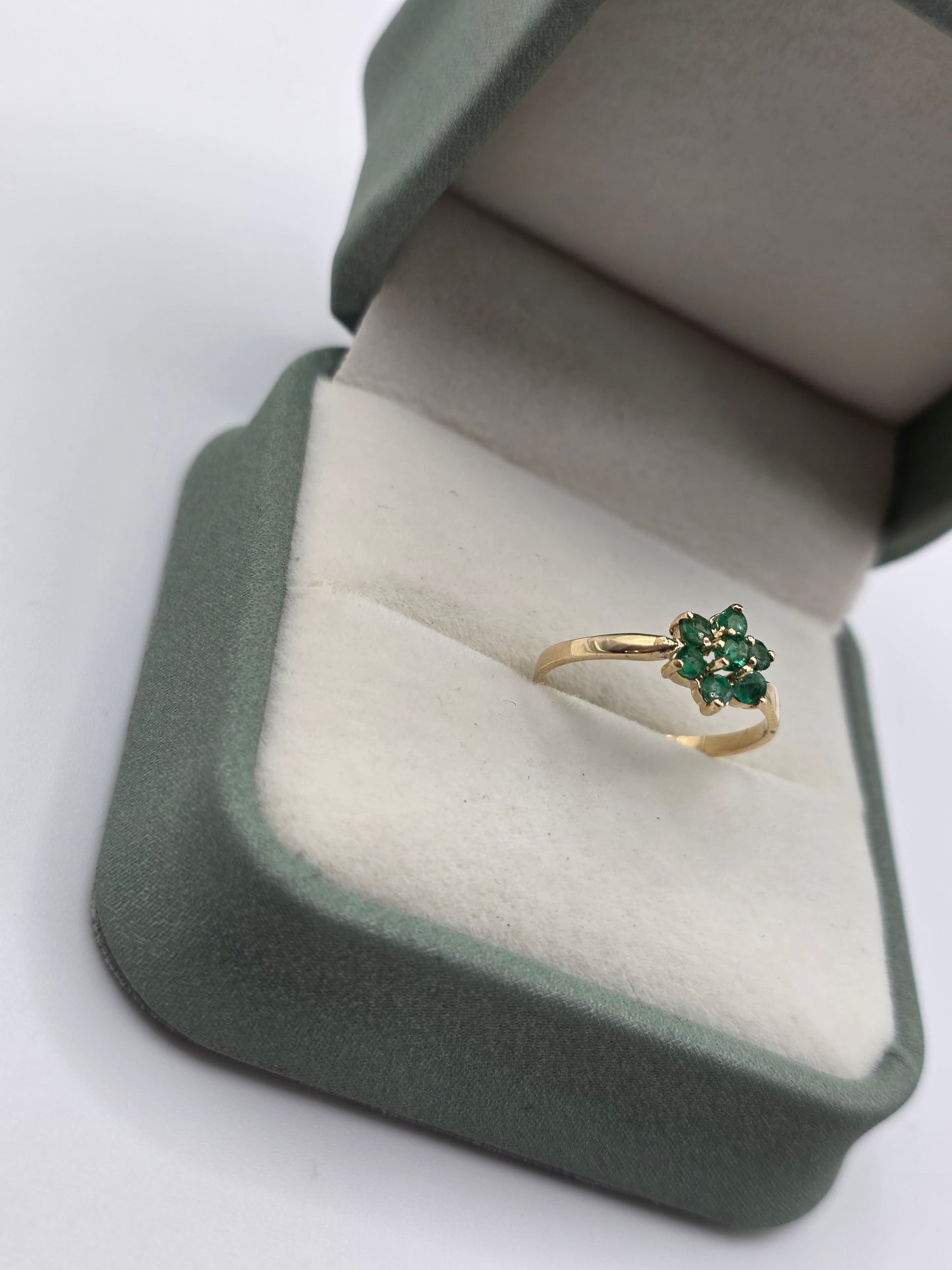 9ct gold emerald ring