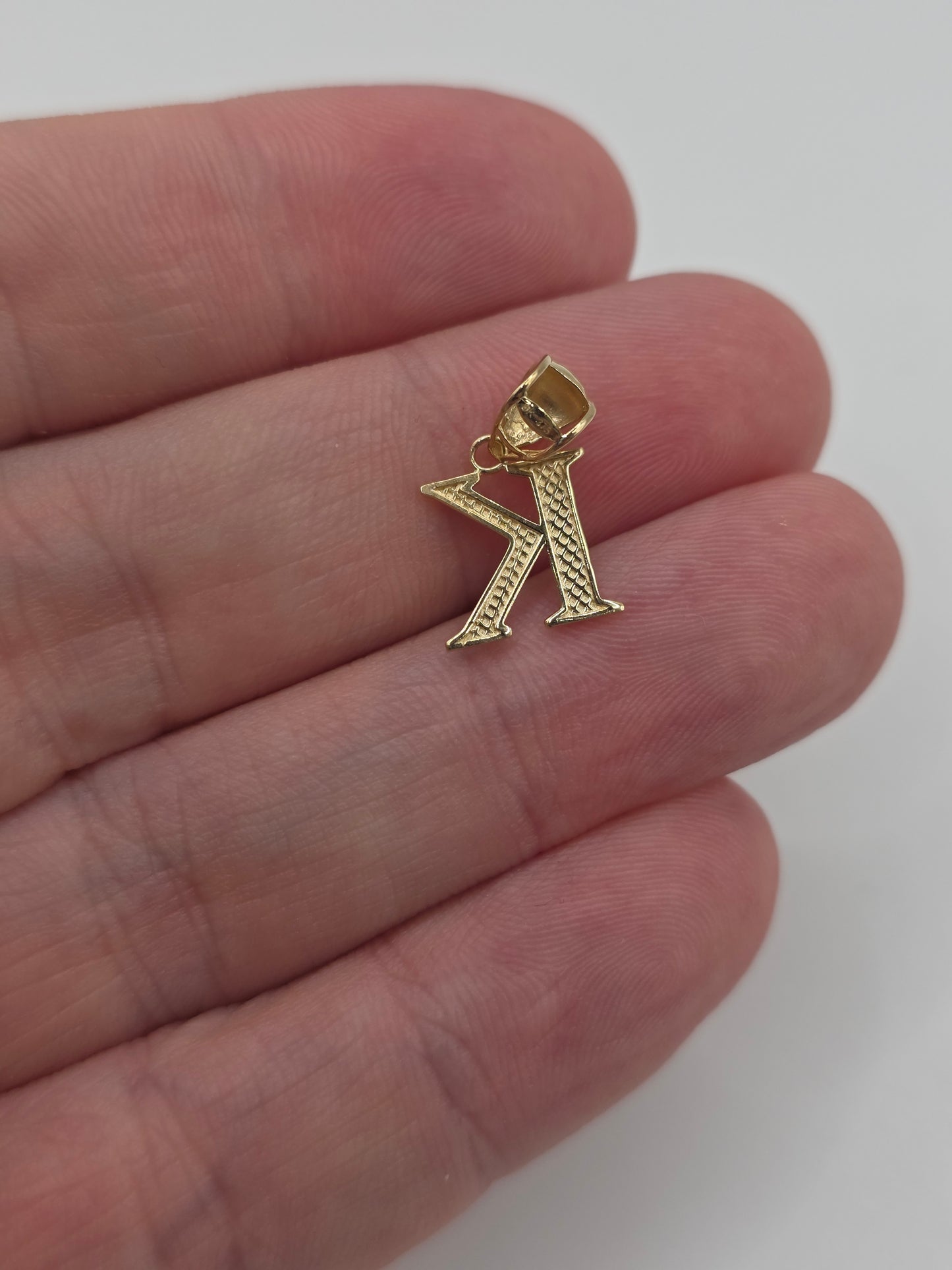 9ct gold initial K pendant