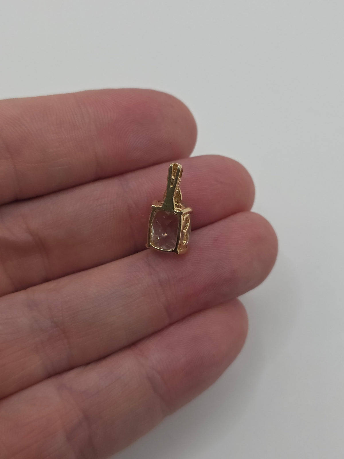 9ct gold aquamarine and diamond pendant