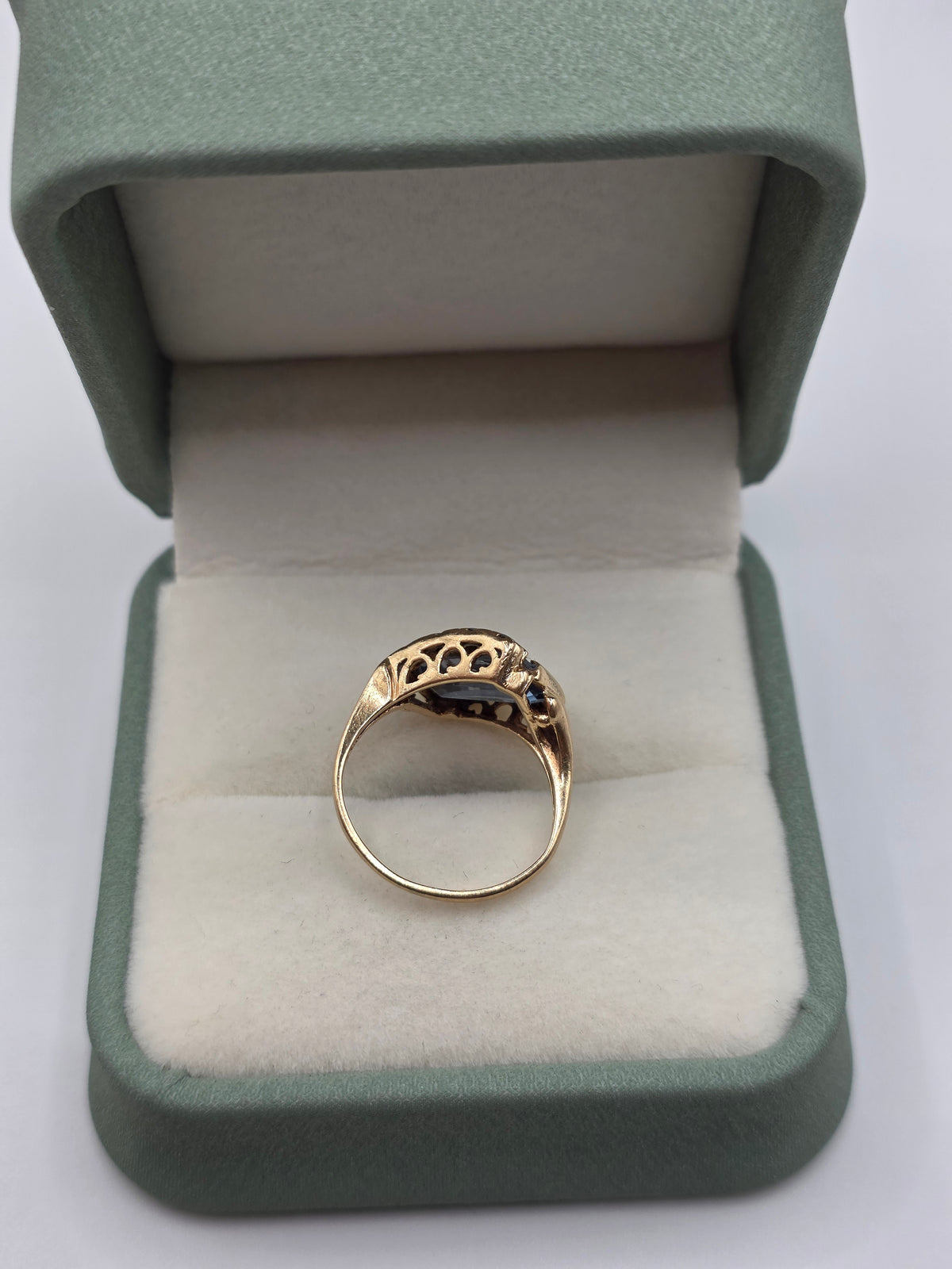 9ct gold topaz ring