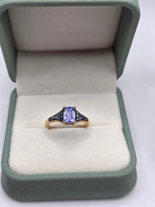 9ct gold tanzanite and blue diamond ring